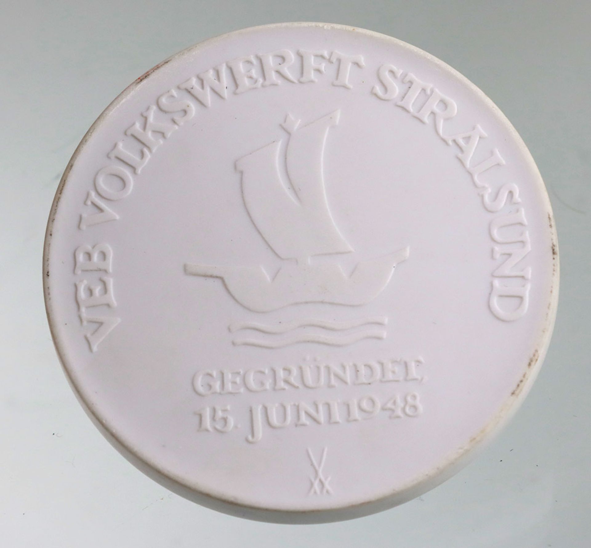 Meissen Medaille Stralsund weisses Böttger Porzellan mit den gekreuzten Schwertern de - Bild 2 aus 2