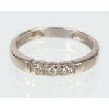 Brillant Ring - WG 585 punziert Weißgold 585 (14 Karat), ca. 3,25 Gramm, Ringkopf mit