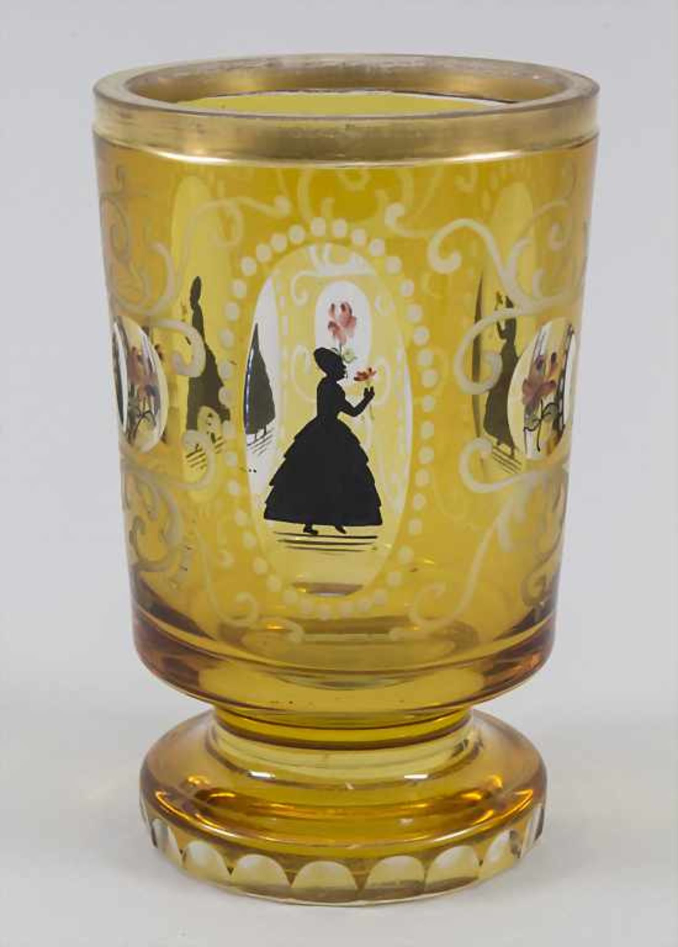 Bäderglas / A glass with Biedermeier decor, Böhmen, 19. Jh.Material: Klarglas, gelb