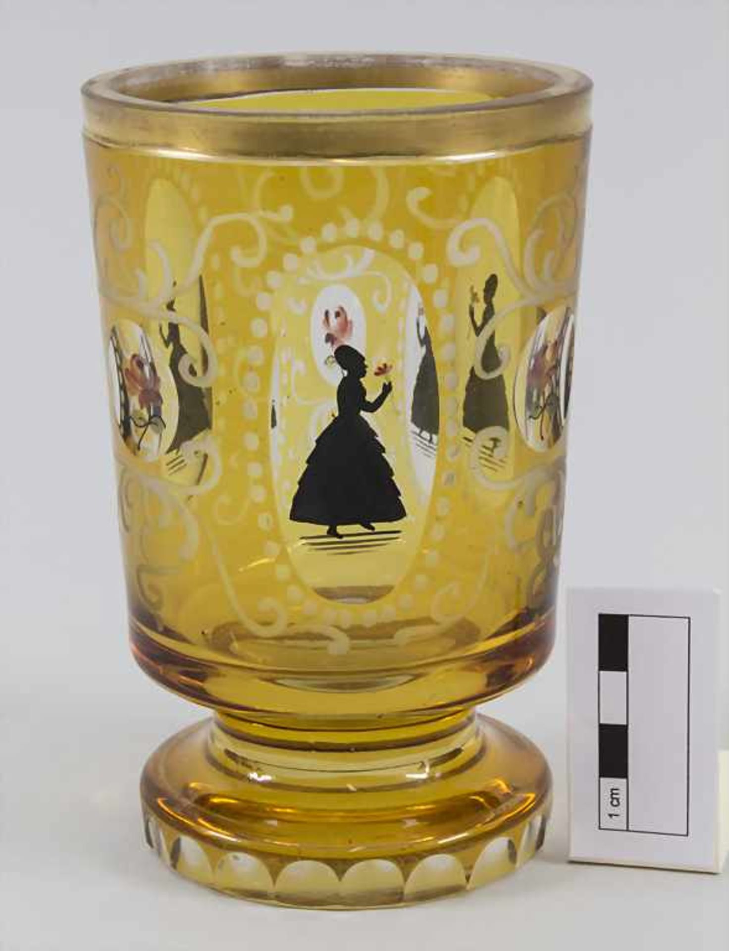 Bäderglas / A glass with Biedermeier decor, Böhmen, 19. Jh.Material: Klarglas, gelb - Image 3 of 6