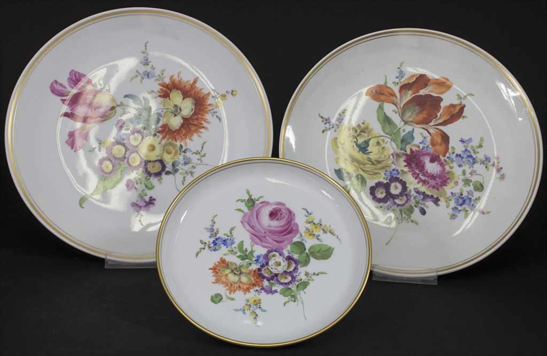 3 Wandteller mit Blumenmalerei / 3 decorative plates with flowers, Meissen, 20. Jh.Mat