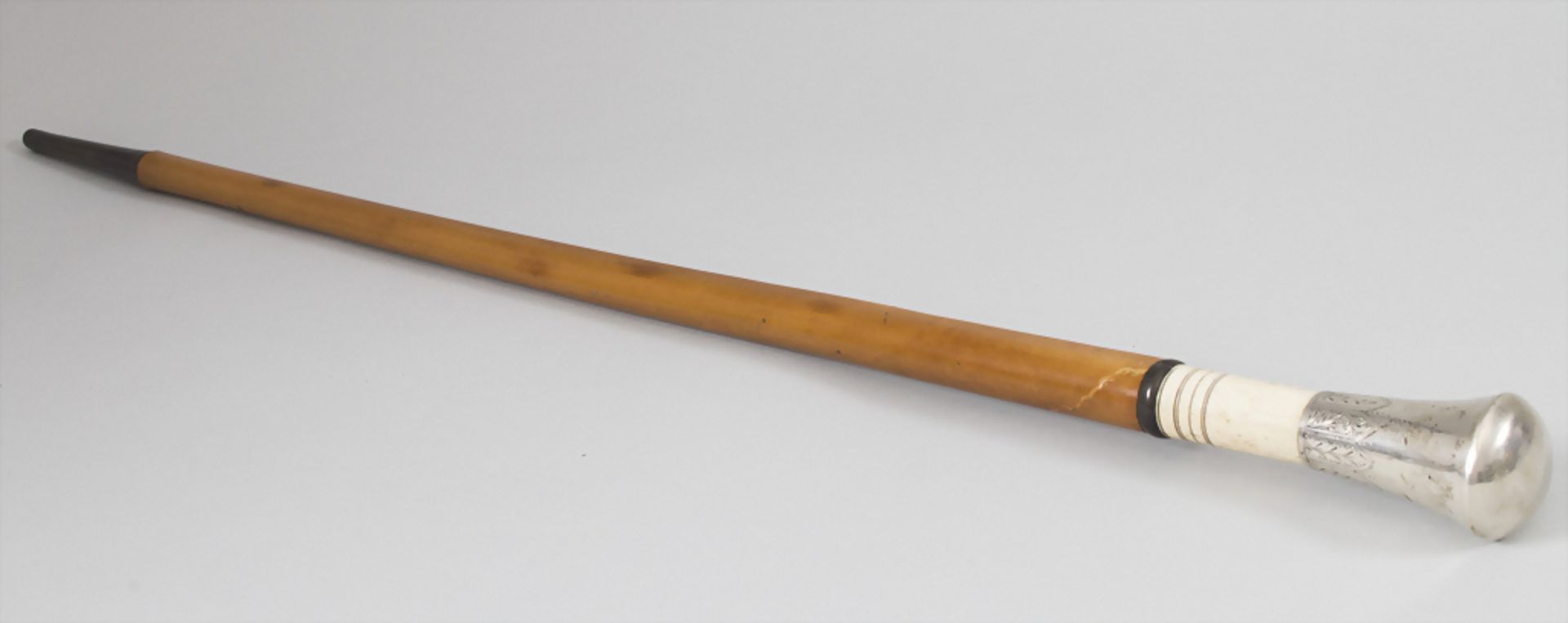Spazierstock / A walking stick / cane, um 1900Material: Silber, Horn, Elfenbein, Malak - Bild 3 aus 3