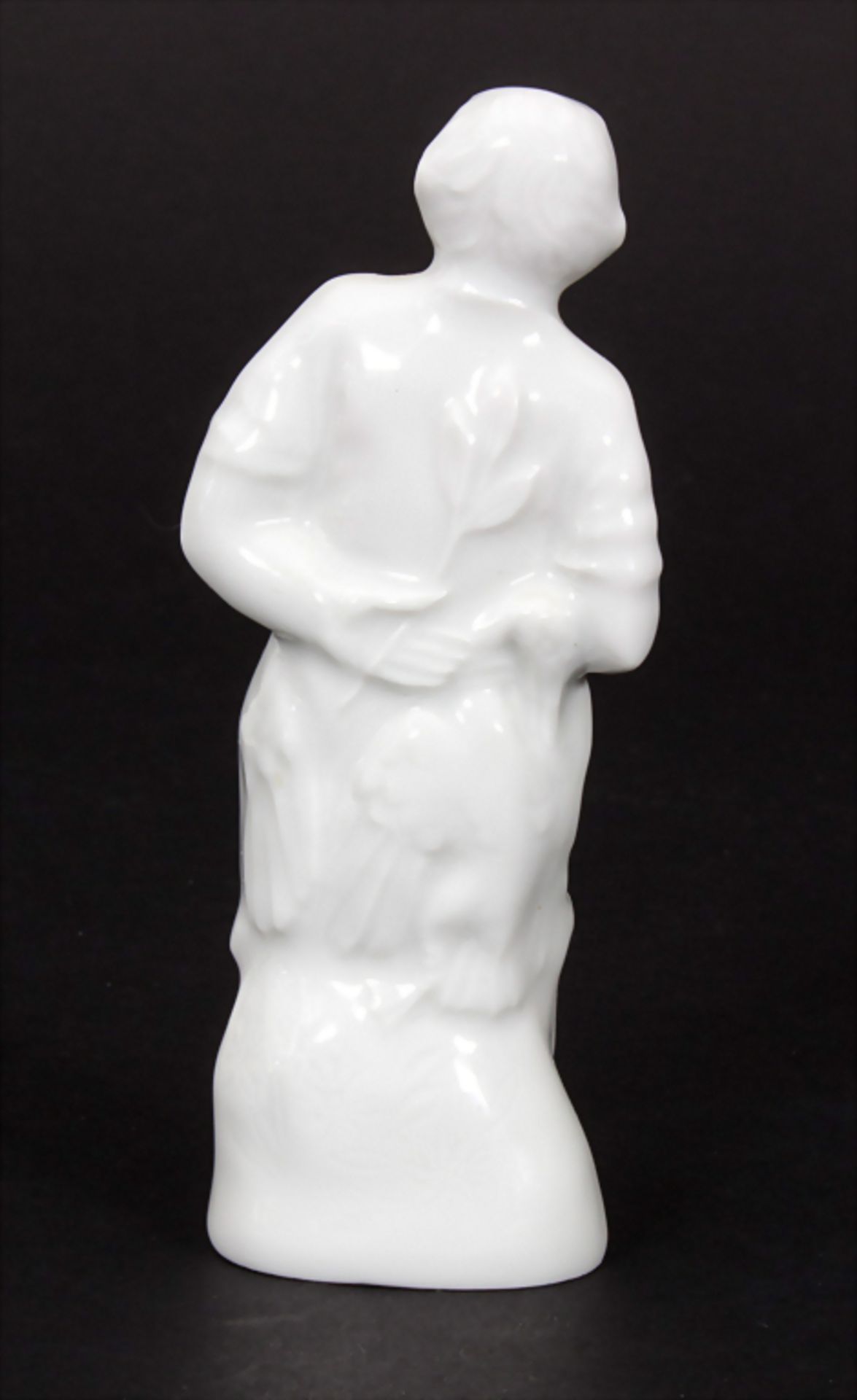 Miniaturfigur eines Bauernjungen mit zwei Gänsen / A miniature figurine of a peasant with two g - Image 3 of 5