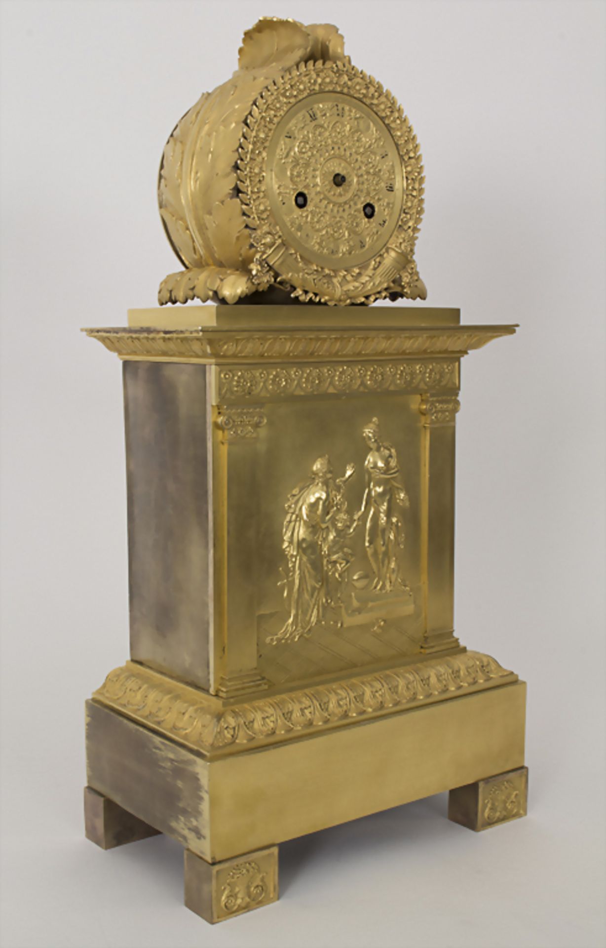 Empire Pendule 'Die Künste' / An Empire clock 'The fine arts', Paris, um 1800Gehäuse - Image 2 of 11