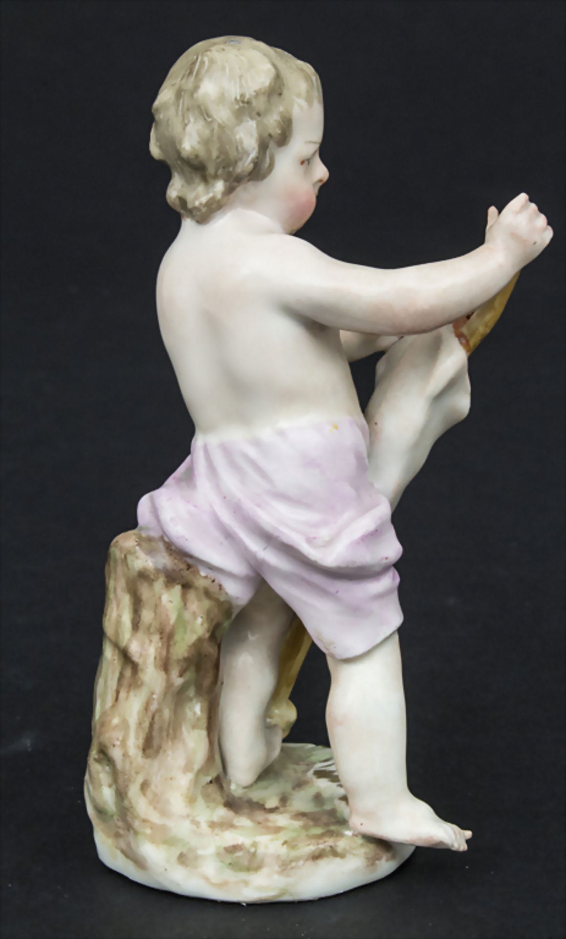 Frühe Figur eines Puttos mit einem Fleischspieß / An early figure of a cherub holding a meat s - Bild 4 aus 6