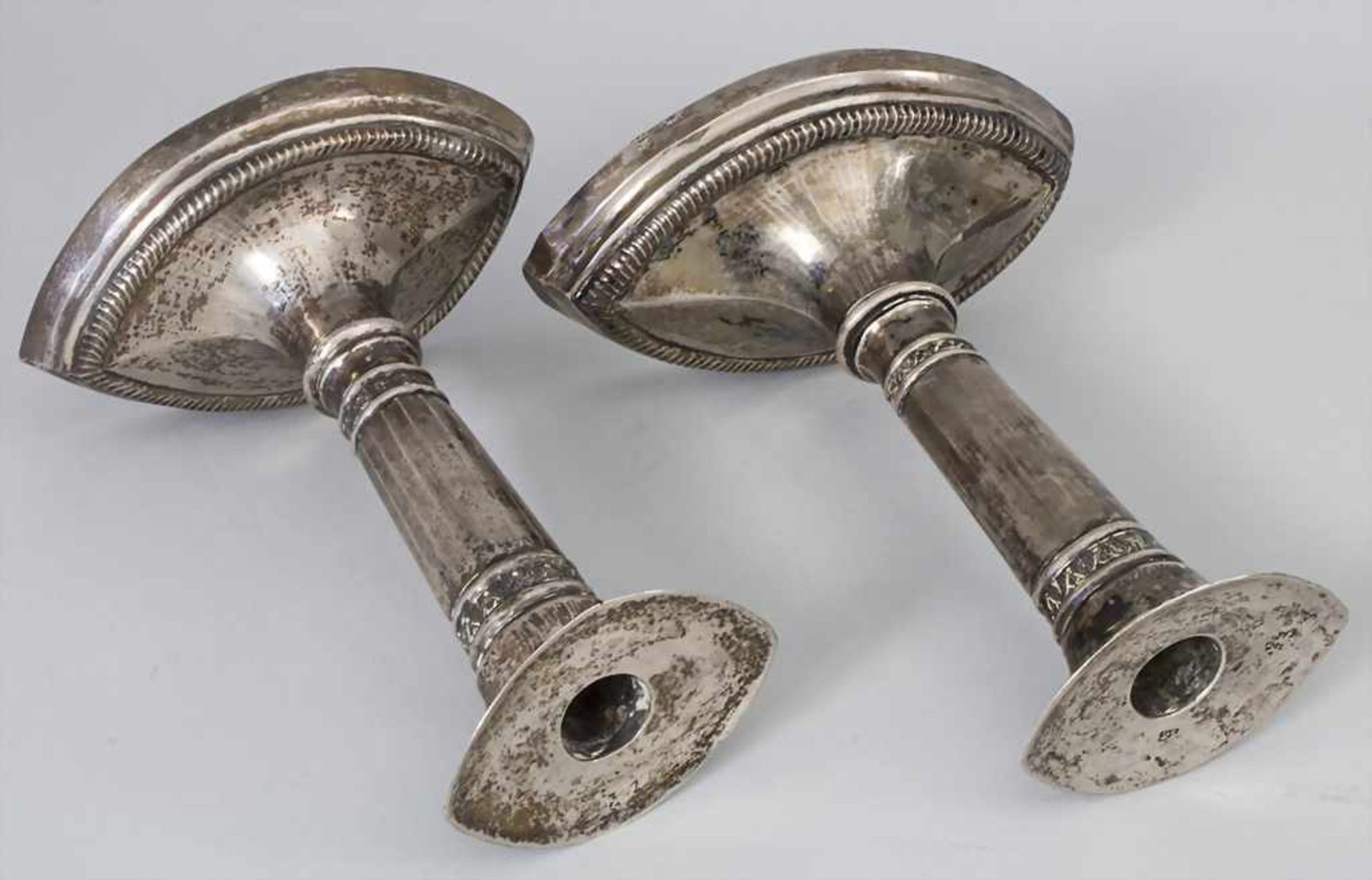 Paar Kerzenleuchter / A pair of silver candleholders, Palermo, um 1780Material: Silber - Image 8 of 13