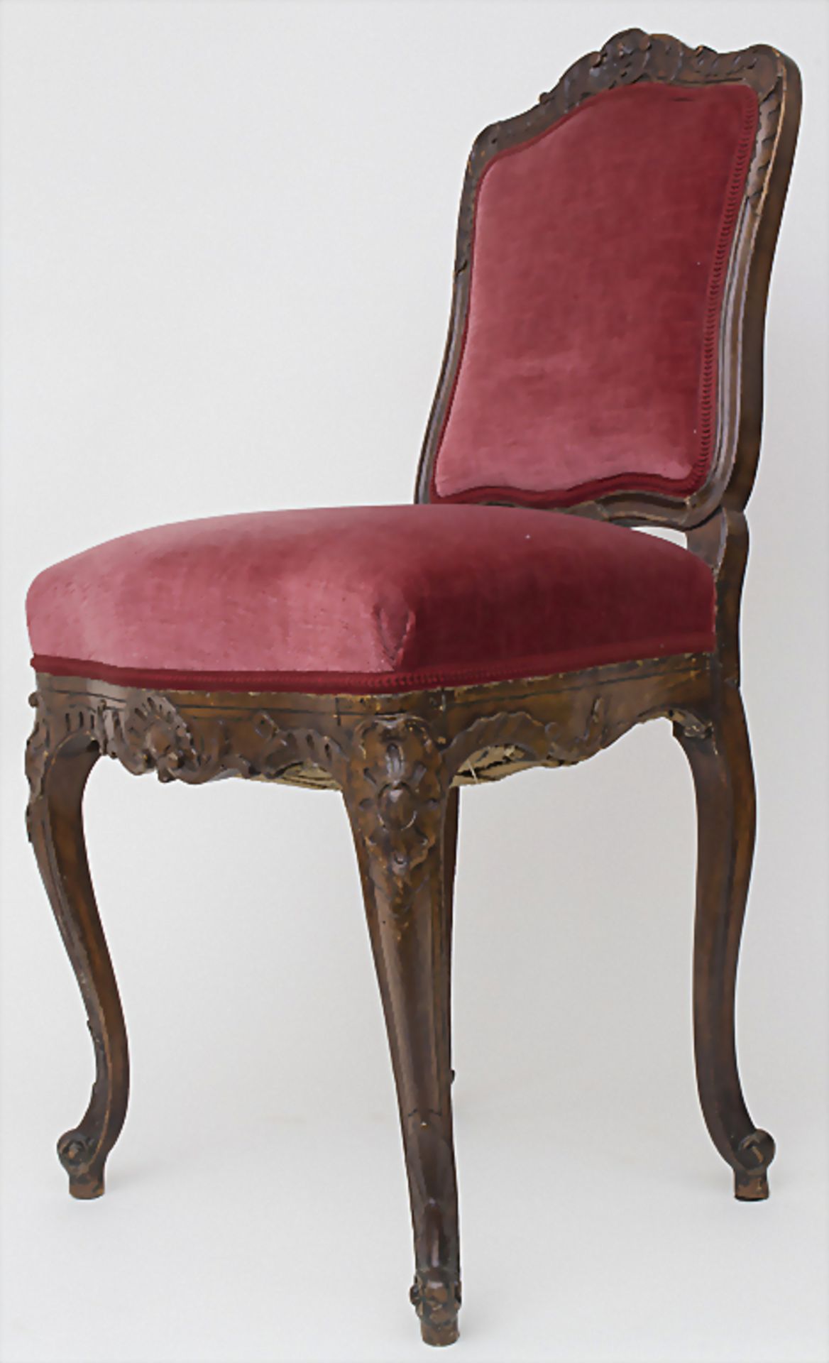 Rokoko-Stuhl mit Rocaillendekor / A Rococo chair with rocaillesMaterial: Holz, geschni - Bild 2 aus 5