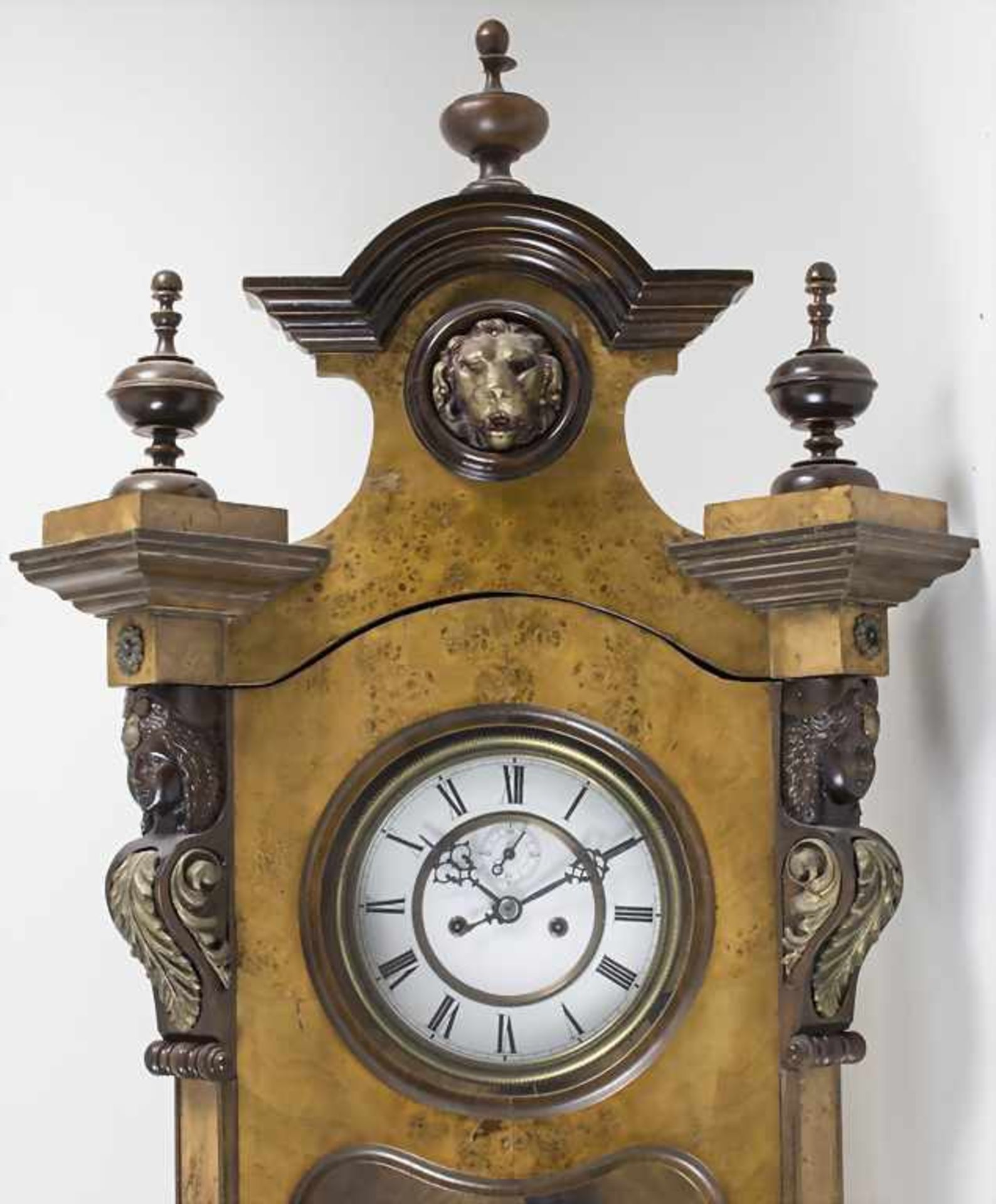 Wanduhr / A wall clock, Kurz, deutsch, um 1880Gehäuse: Holz, furniert, teilw. gold ge - Image 2 of 10