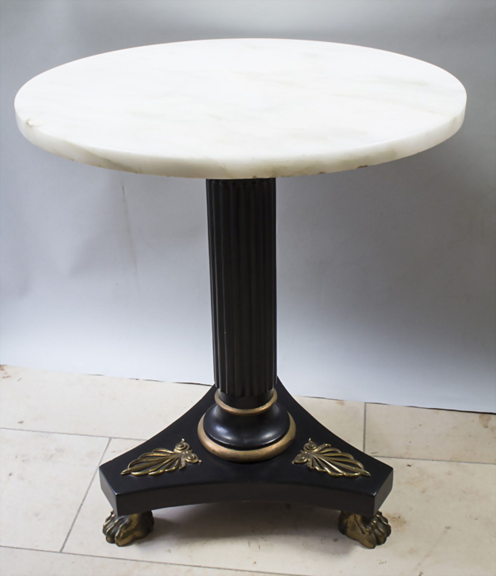 Empire Tisch / An Empire table, Frankreich, um 1810Material: Holz, beschnitzt, ebonisi - Bild 2 aus 5