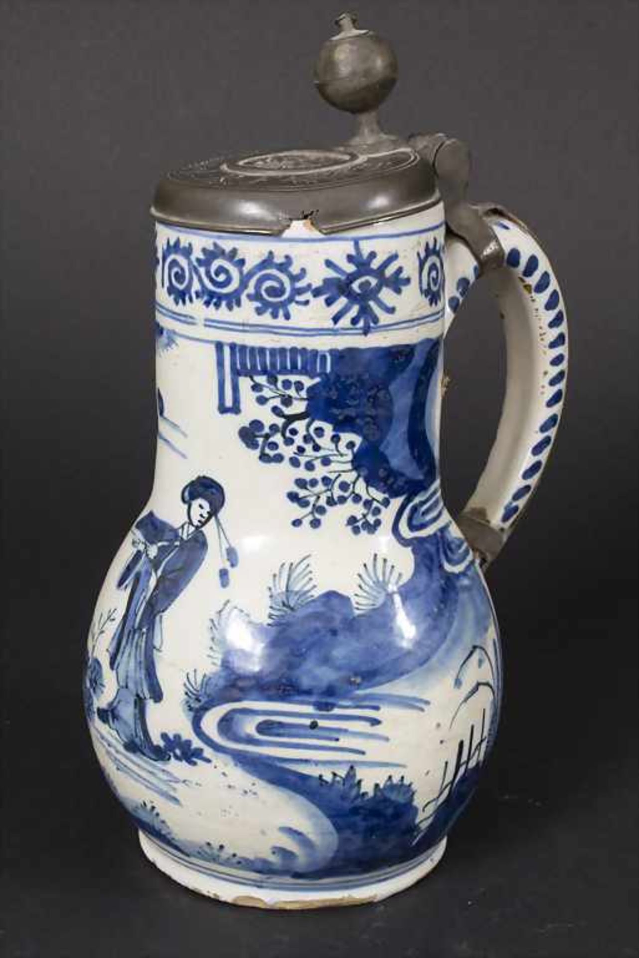 Birnkrug / A faience pear jug with tin lid, Frankfurt oder Hanau, um 1720Material: Fay