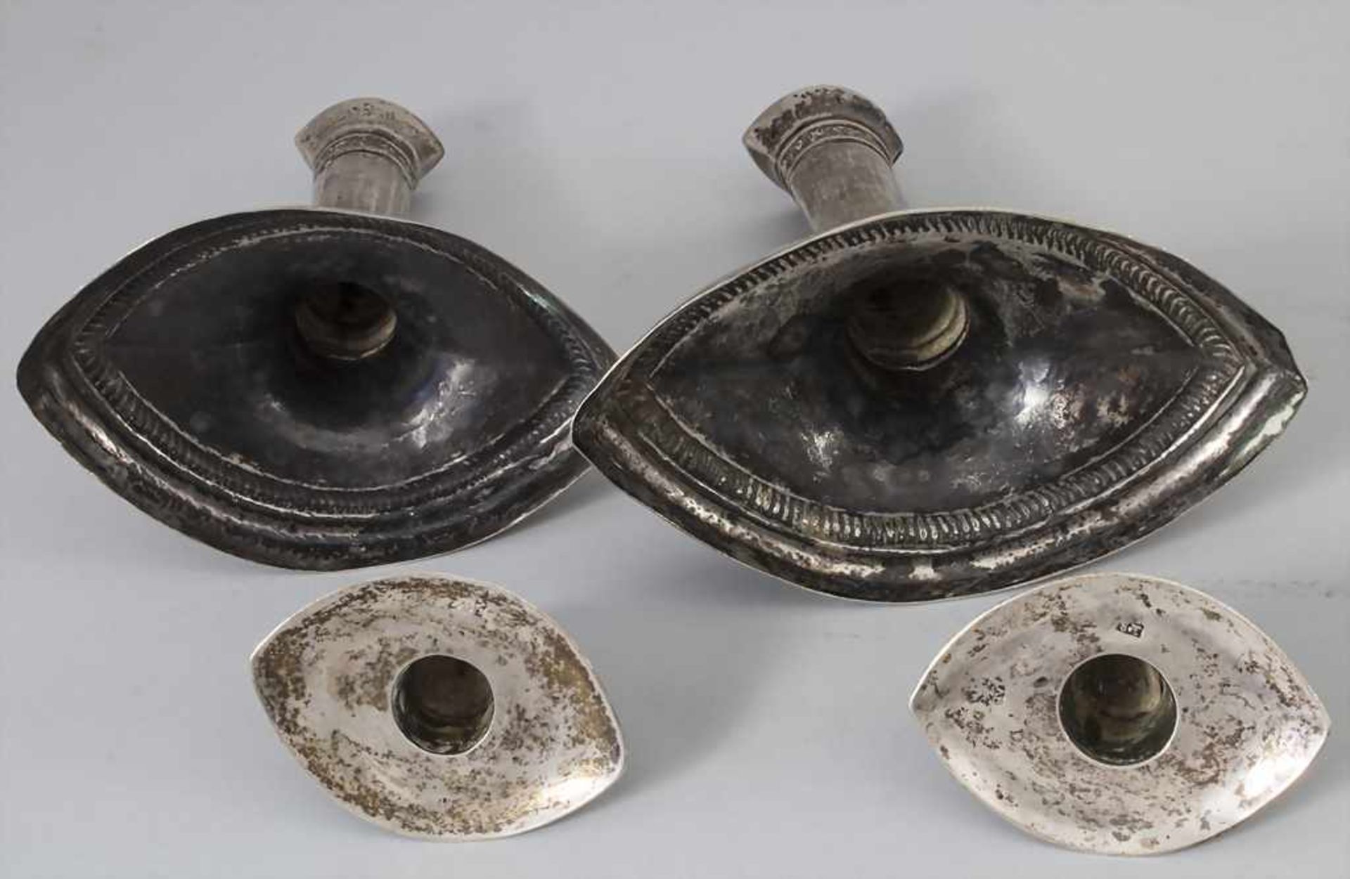 Paar Kerzenleuchter / A pair of silver candleholders, Palermo, um 1780Material: Silber - Image 10 of 13