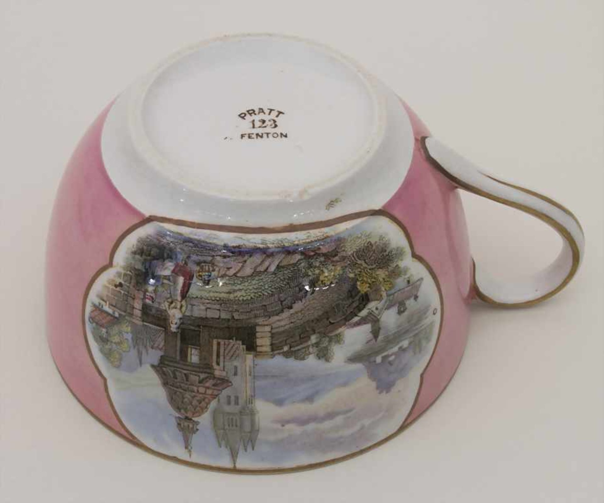 Tasse und Untertasse mit Landschaften / A cup and saucer with landscapes, F. & R. Pratt & Co., F - Image 6 of 9