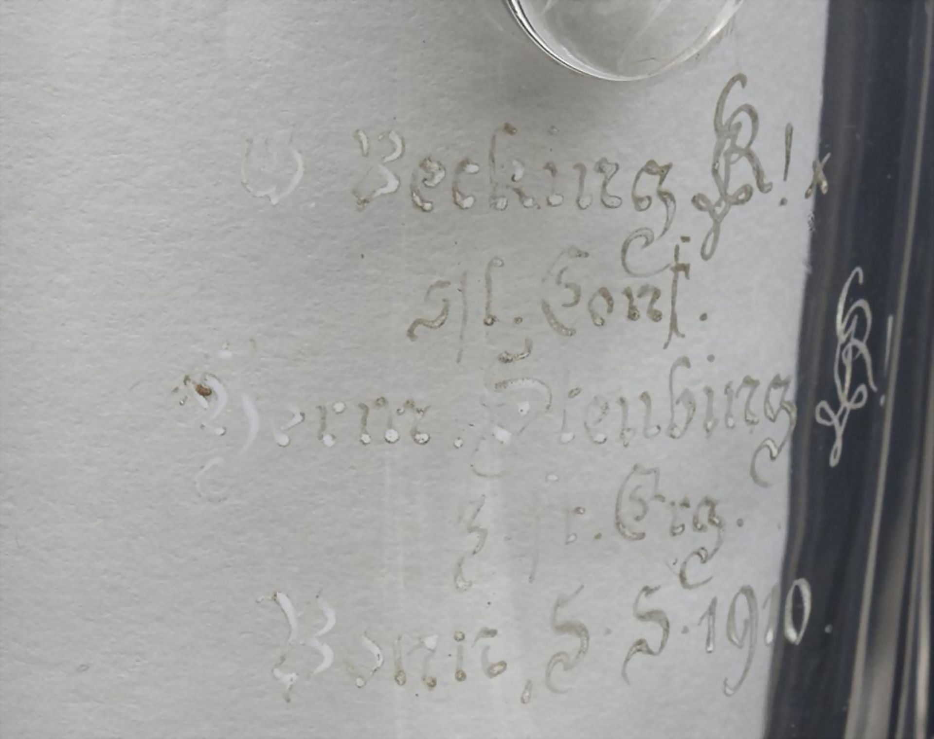 Studentika Bierkrug, deutsch, um 1926Material: Glaskrug mit Zinndeckel, Emailmalerei, - Bild 3 aus 4