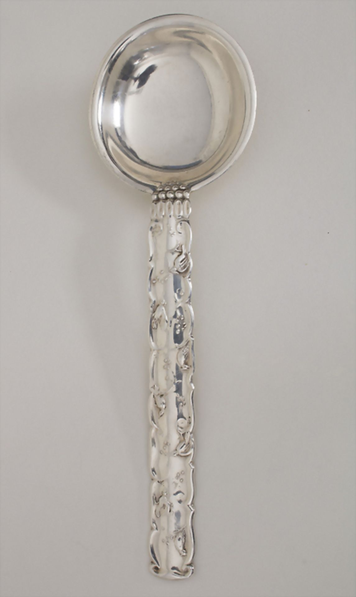 Art Déco Sahnelöffel mit Vogeldekor / An Art Deco silver serving spoon with birds, Bruckmann &