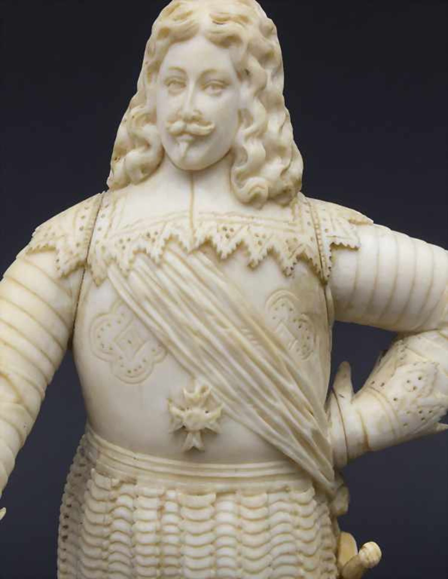 Stehender Ritter / An ivory sculpture of a knight, deutsch, 19. Jh.Material: Elfenbein - Bild 5 aus 5