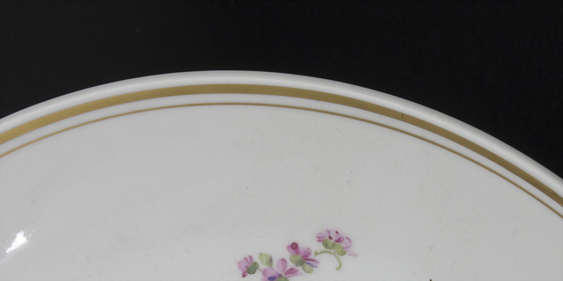 3 Wandteller mit Blumenmalerei / 3 decorative plates with flowers, Meissen, 20. Jh.Mat - Bild 11 aus 14