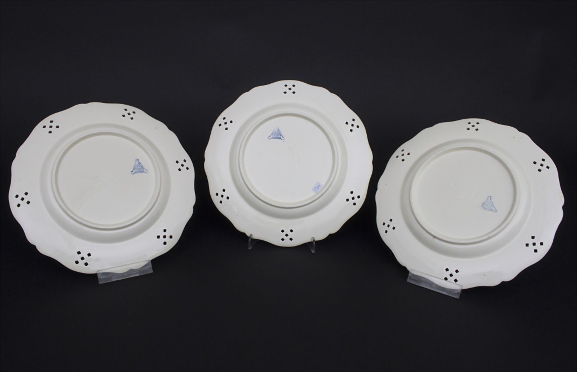 3 Creamware Teller / 3 creamware / pearlware / faience fine plates, Wächtersbach, Schlierbach, - Bild 3 aus 3