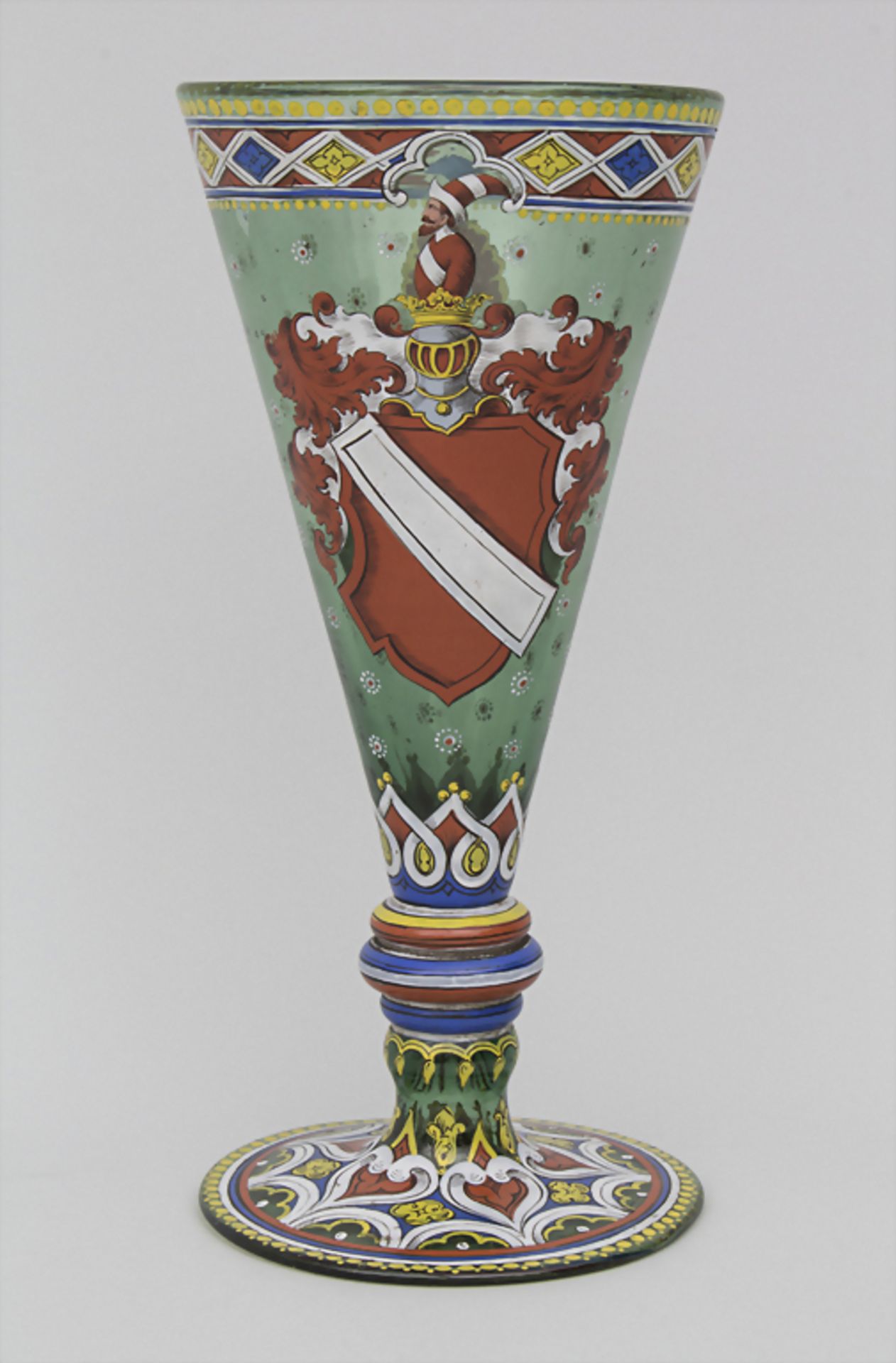 Pokal mit Wappendekor / A goblet with coat of arms, 18. / 19. Jh.Material: grünes Gla