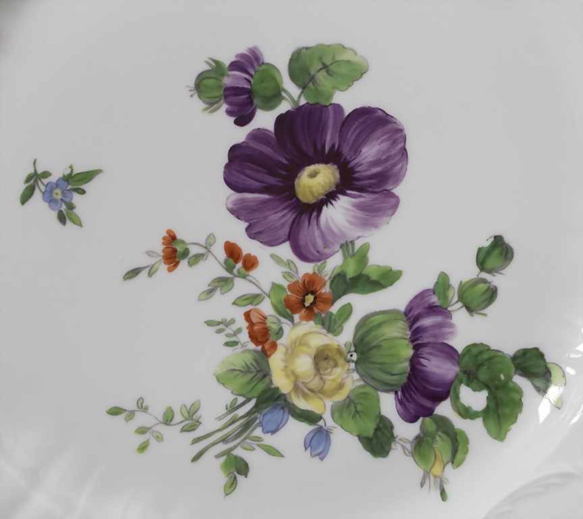 Teller mit Blumen / A plate with flowers, Royal Copenhagen, um 1920Material: Porzellan - Bild 2 aus 5