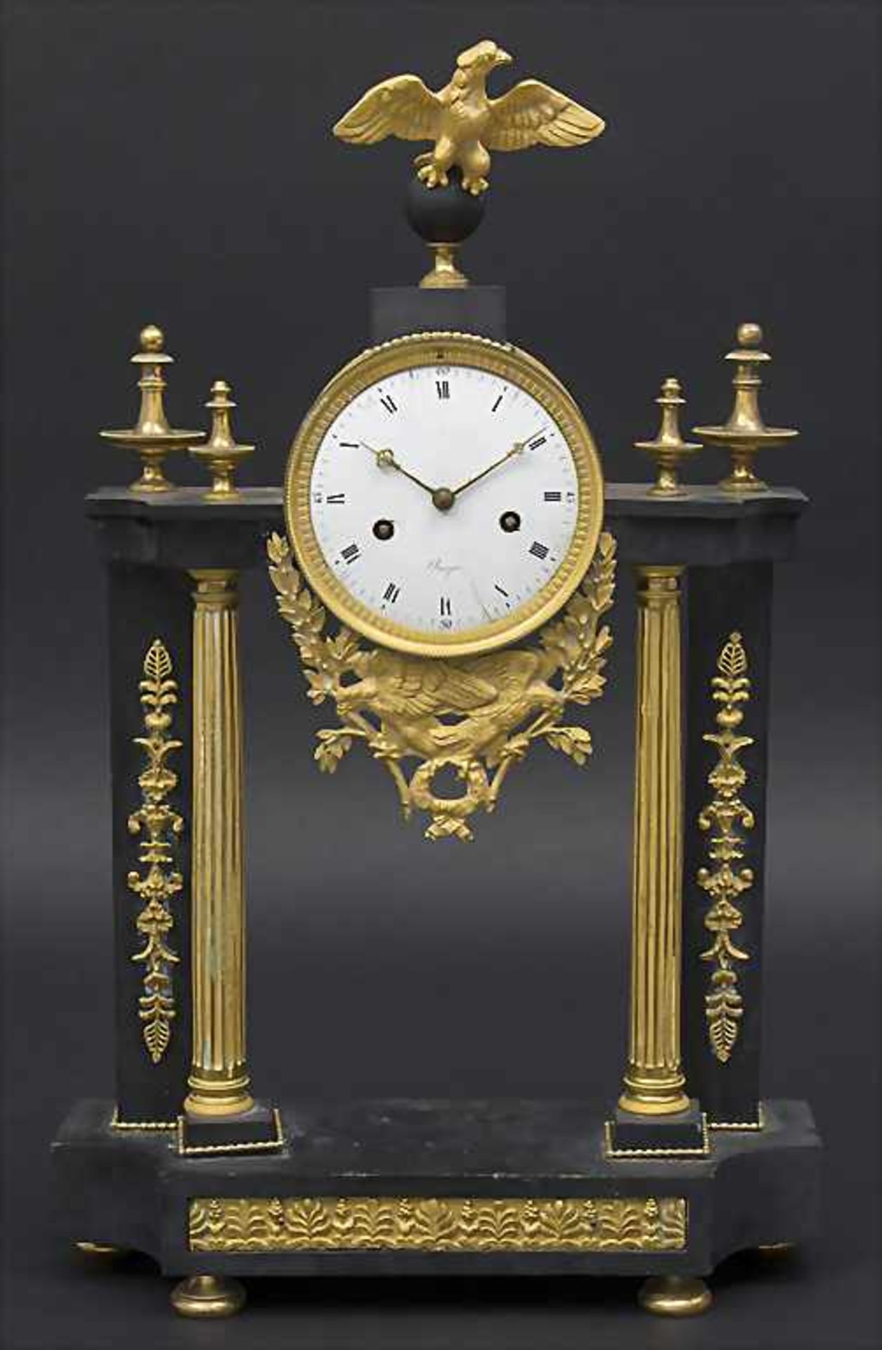 Empire-Portaluhr / A clock, Barjac, Frankreich / France, um 1810Gehäuse: Bronze feuer