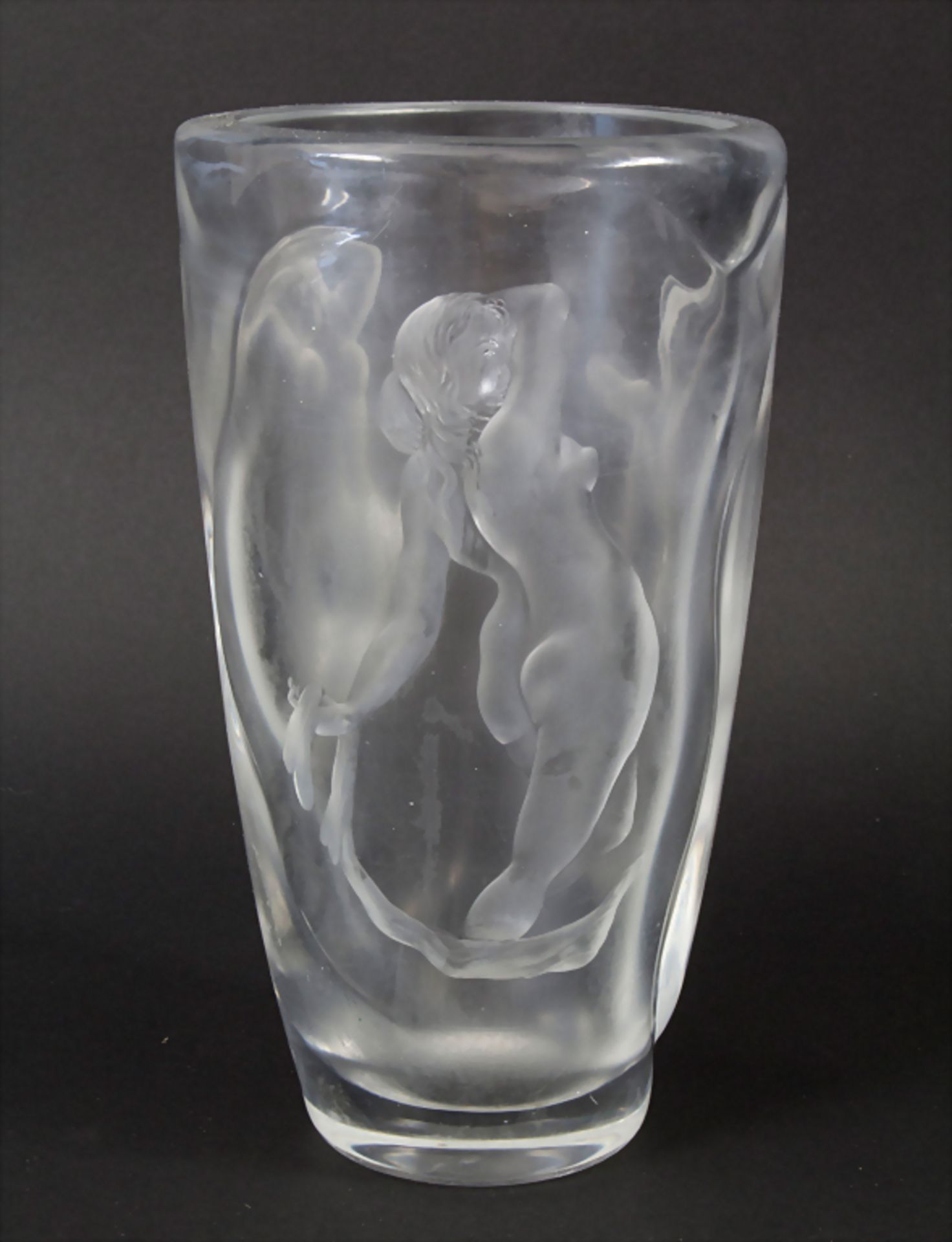 Glasvase mit 3 Frauenakten / A glass vase with 3 female nudes, Orrefors, Lindstrand, 1969<br