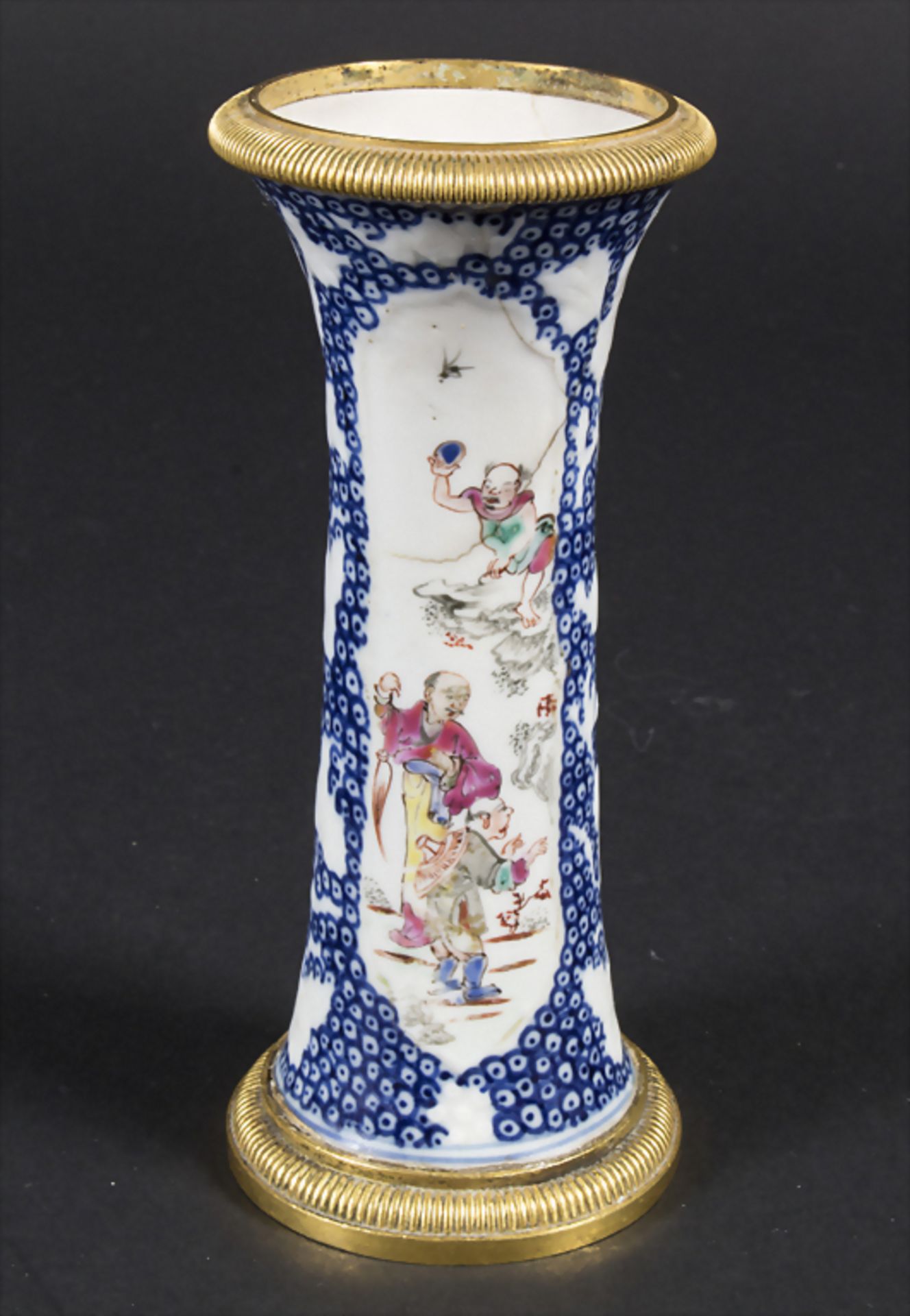 Ziervase / A decorative porcelain vase, China, Qing Dynastie (1644-1911), 18. Jh.Mater - Image 2 of 9