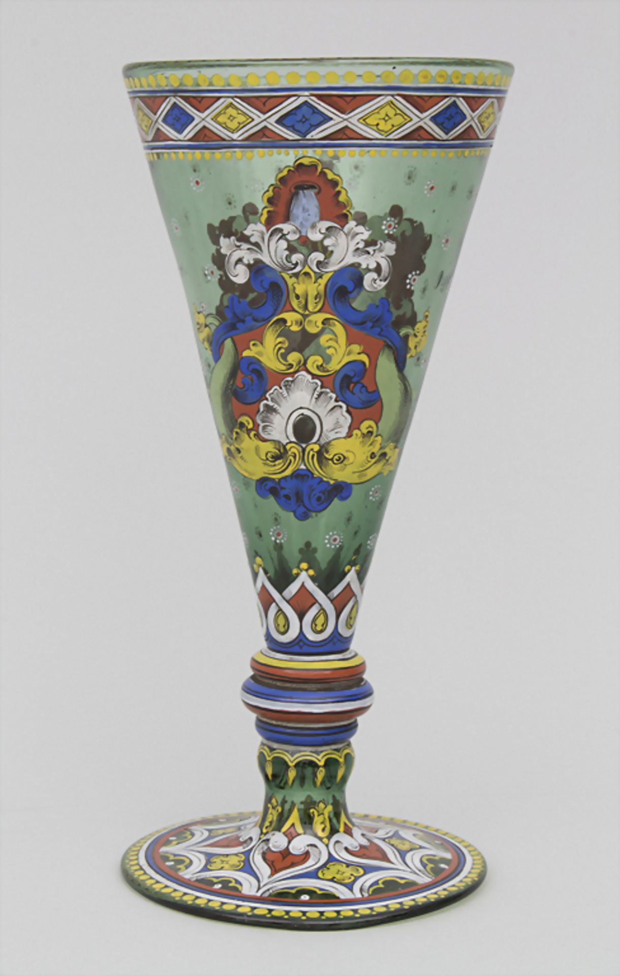 Pokal mit Wappendekor / A goblet with coat of arms, 18. / 19. Jh.Material: grünes Gla - Image 2 of 6