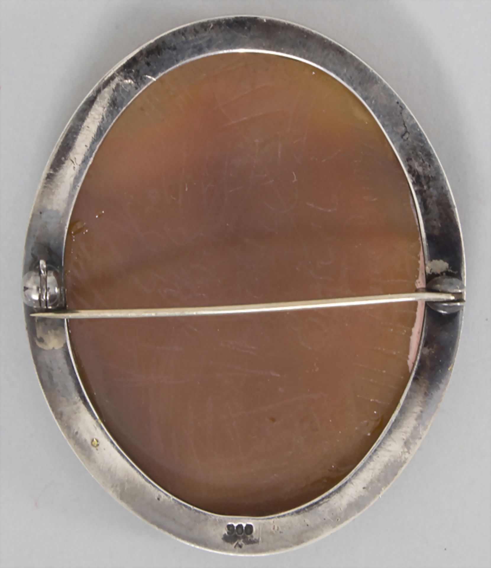 Anhänger / A silver pendant, Italien, um 1900Material: Muschel Kamee, Silber 900/000, - Image 2 of 2