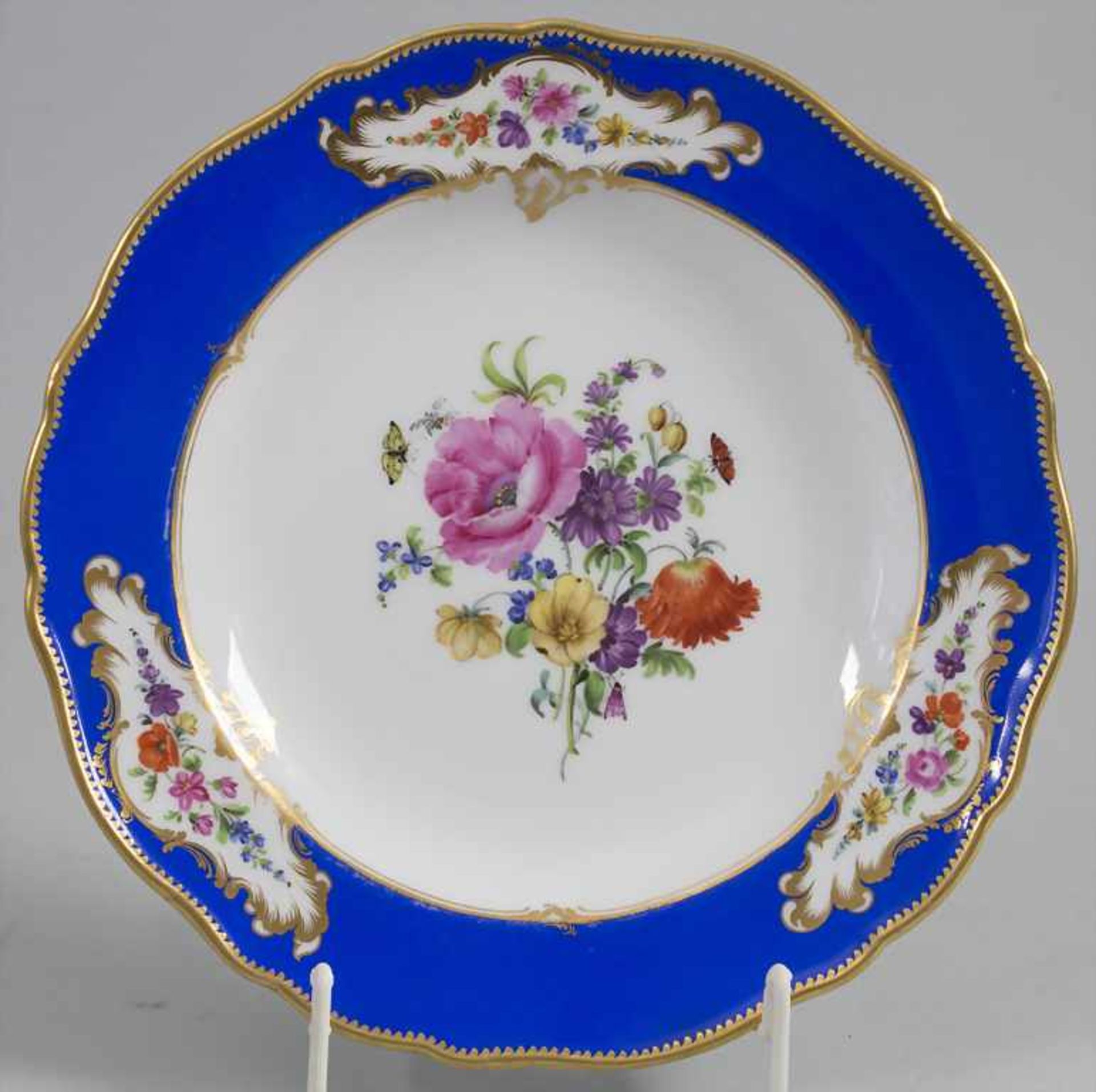 Zierteller / A decorative plate, Meissen, 19. Jh.Material: Porzellan, polychrom bemalt