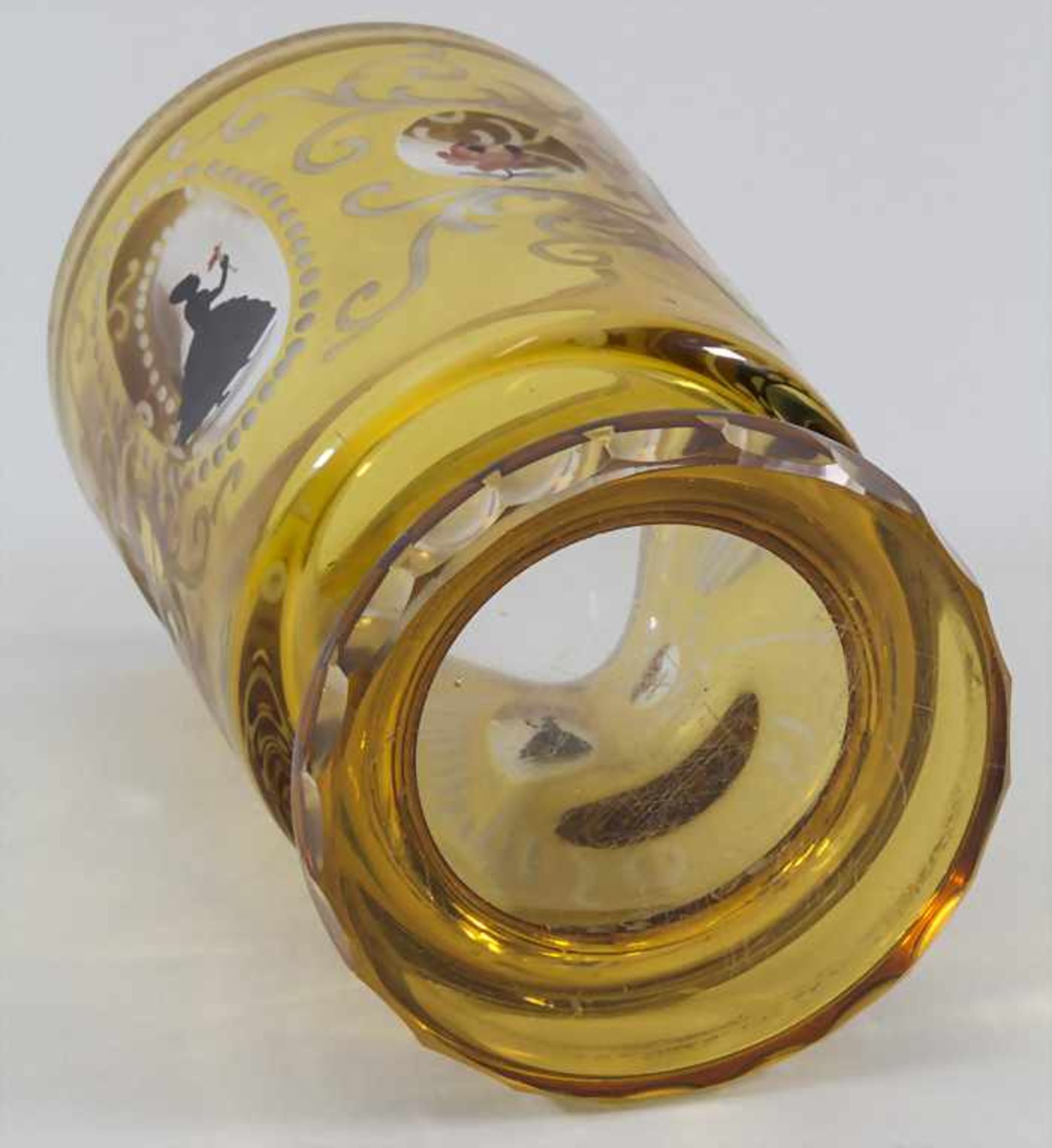 Bäderglas / A glass with Biedermeier decor, Böhmen, 19. Jh.Material: Klarglas, gelb - Image 5 of 6