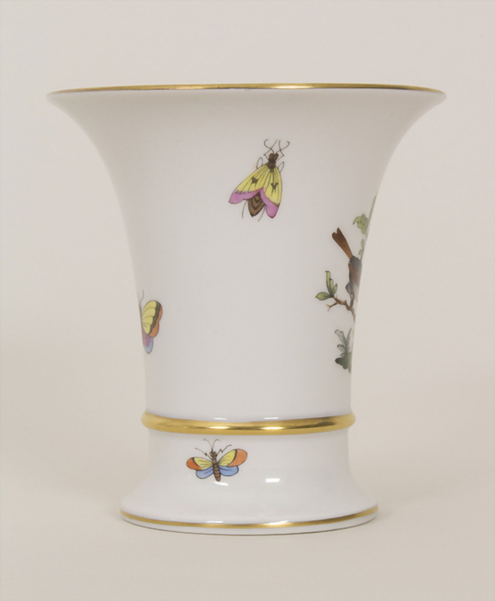 Vase Rothschild, Herend, Mitte 20. Jh.Material: Porzellan, polychrom bemalt und glasie - Bild 4 aus 7