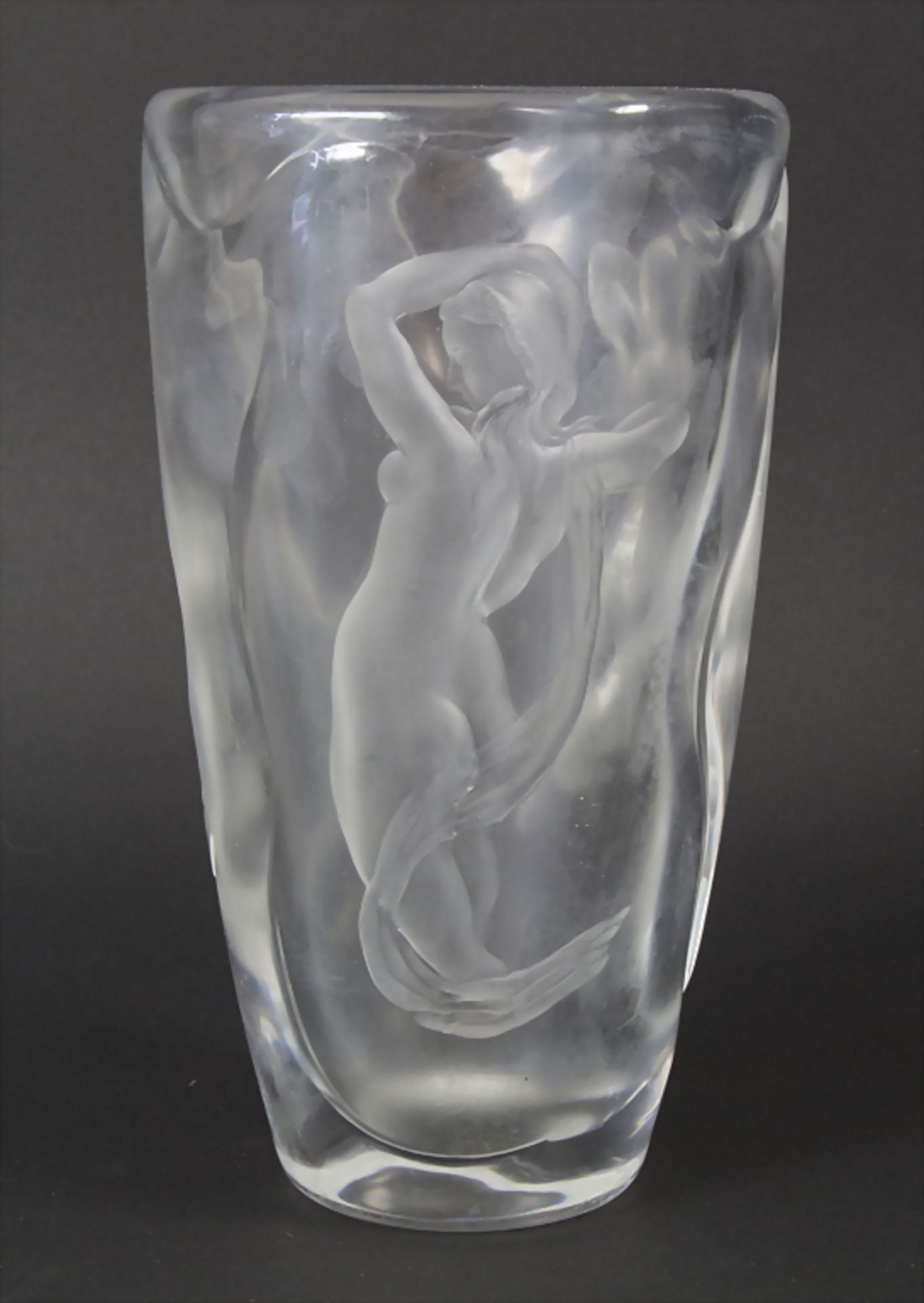 Glasvase mit 3 Frauenakten / A glass vase with 3 female nudes, Orrefors, Lindstrand, 1969<br - Image 3 of 7