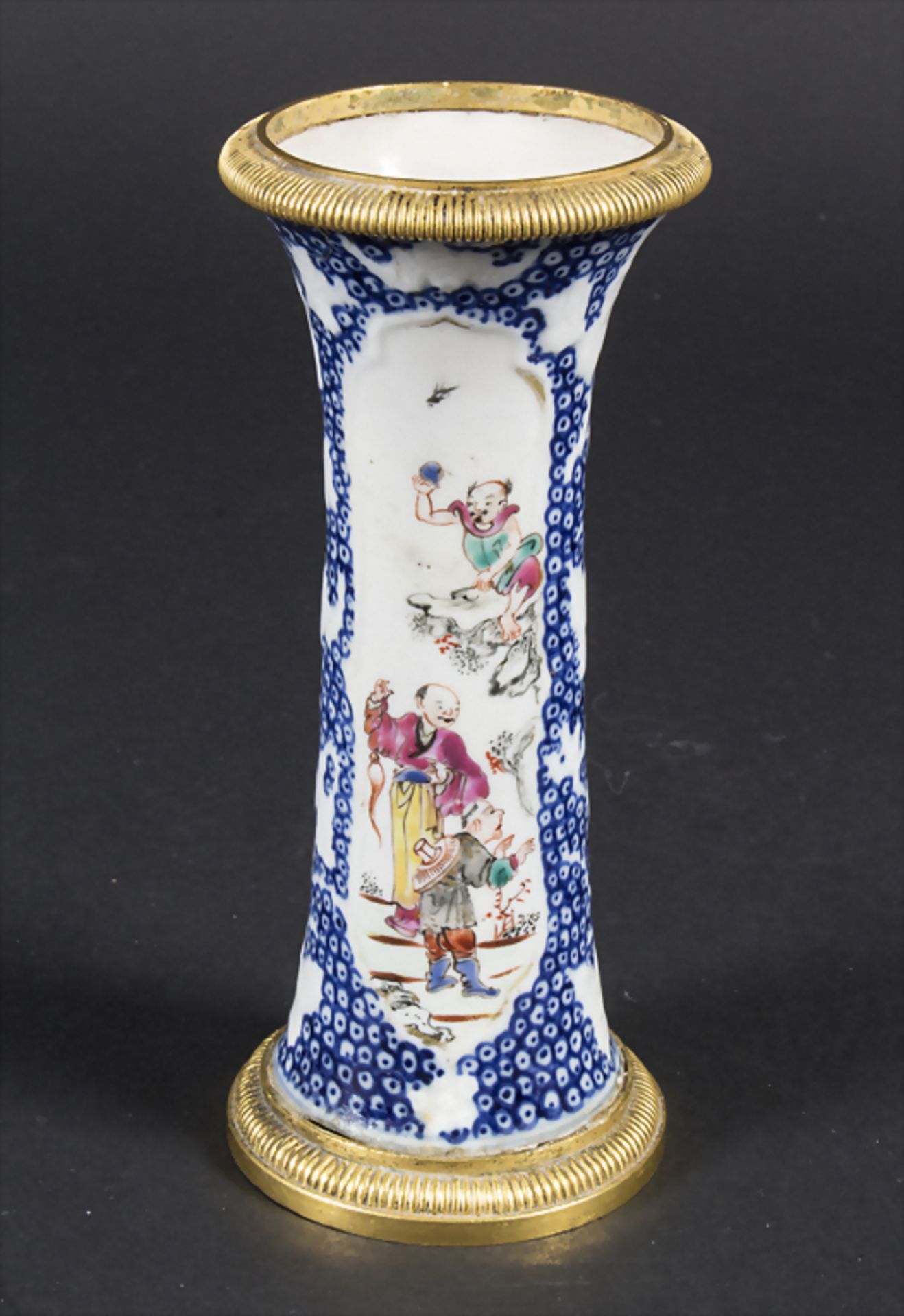 Ziervase / A decorative porcelain vase, China, Qing Dynastie (1644-1911), 18. Jh.Mater