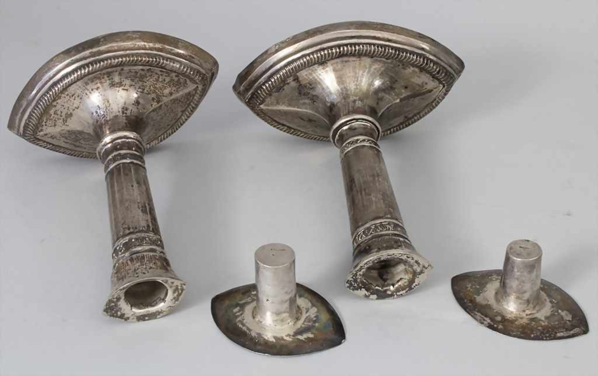 Paar Kerzenleuchter / A pair of silver candleholders, Palermo, um 1780Material: Silber - Image 9 of 13