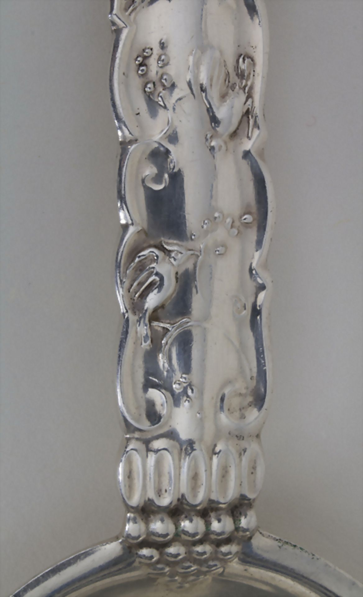 Art Déco Sahnelöffel mit Vogeldekor / An Art Deco silver serving spoon with birds, Bruckmann & - Image 3 of 4