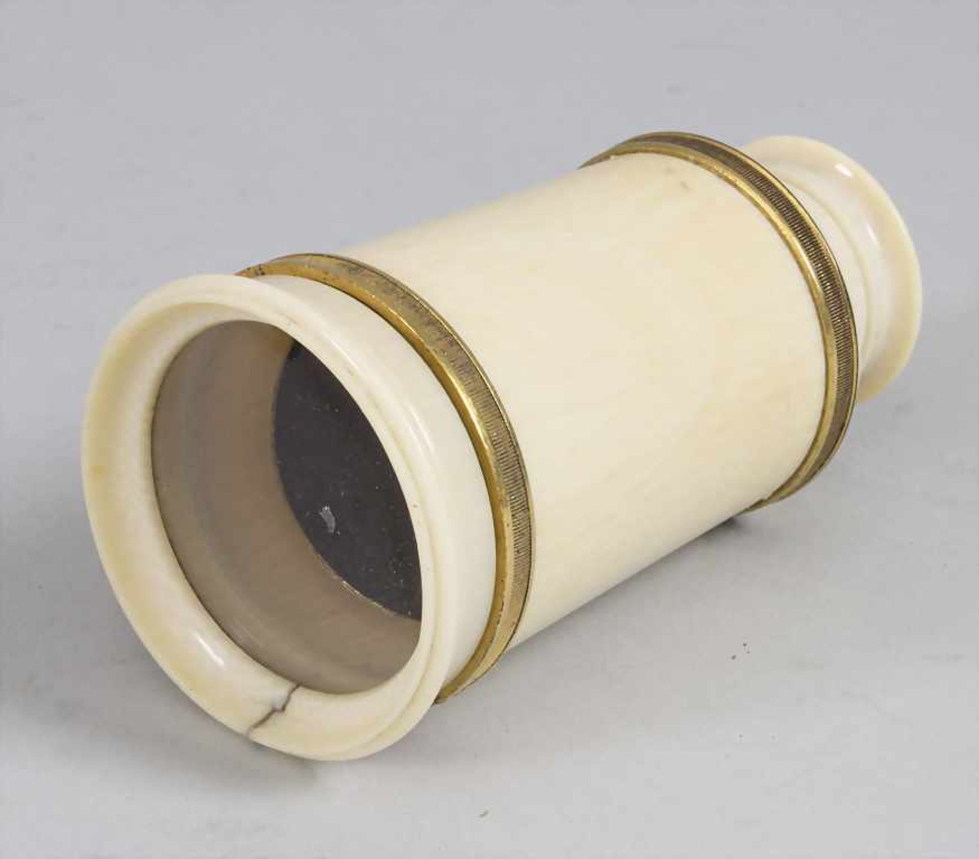 Taschenfernrohr / A pocket telescope, G. Adams, London, um 1780Material: Elfenbein, Me