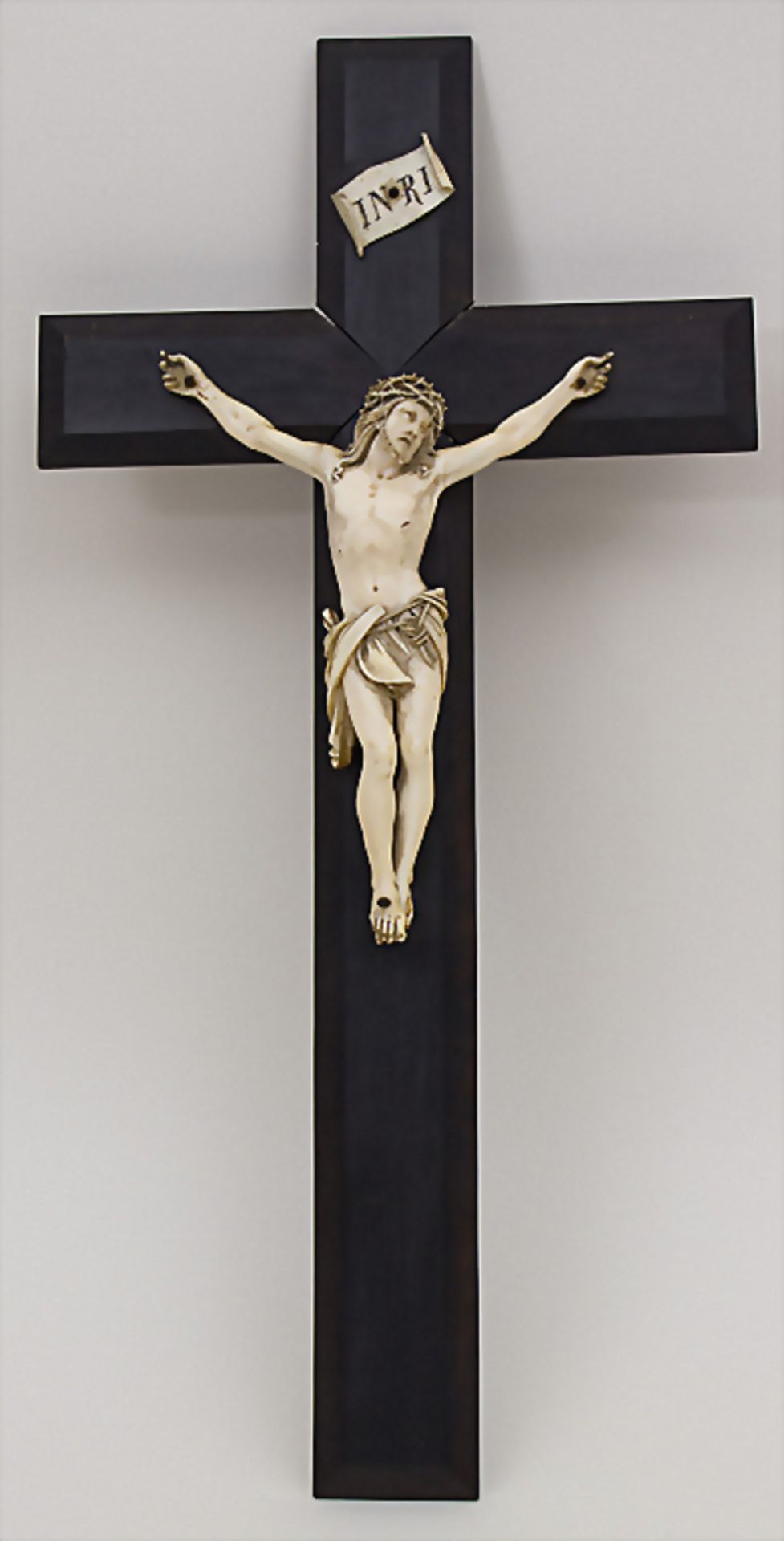 Elfenbein Kruzifix / A crucifix, deutsch, um 1860Material: Elfenbein-Korpus auf Holzkr