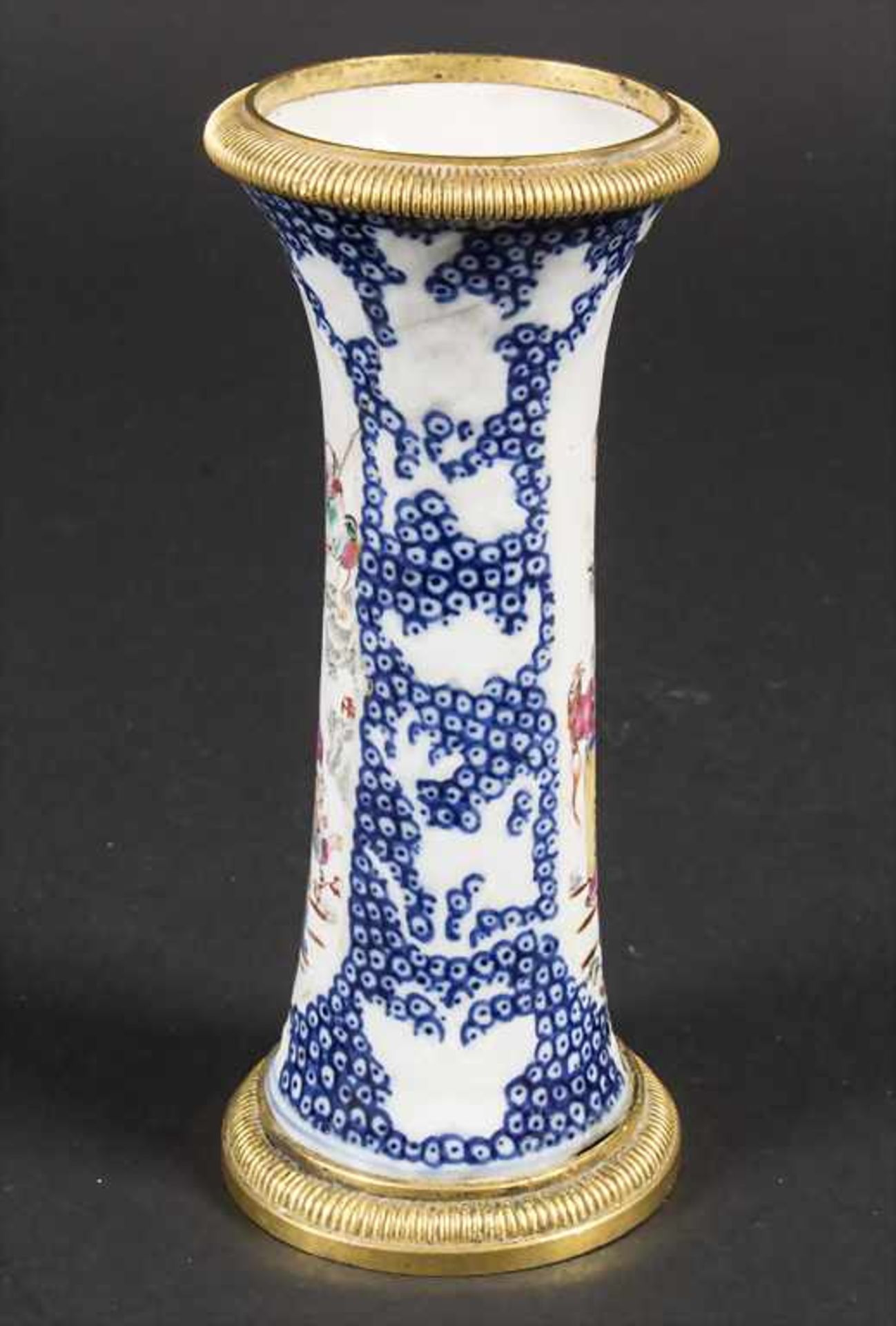 Ziervase / A decorative porcelain vase, China, Qing Dynastie (1644-1911), 18. Jh.Mater - Image 4 of 9