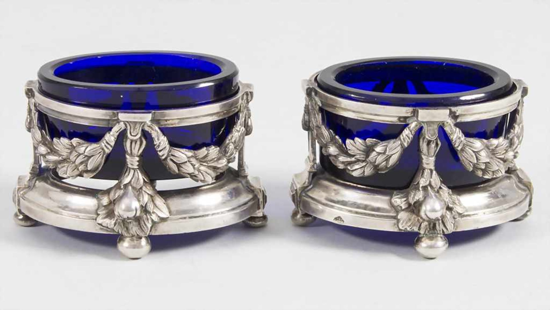 Paar Salieren / A pair of silver open salt cellars, Paris, nach 1839Material: Silber 9