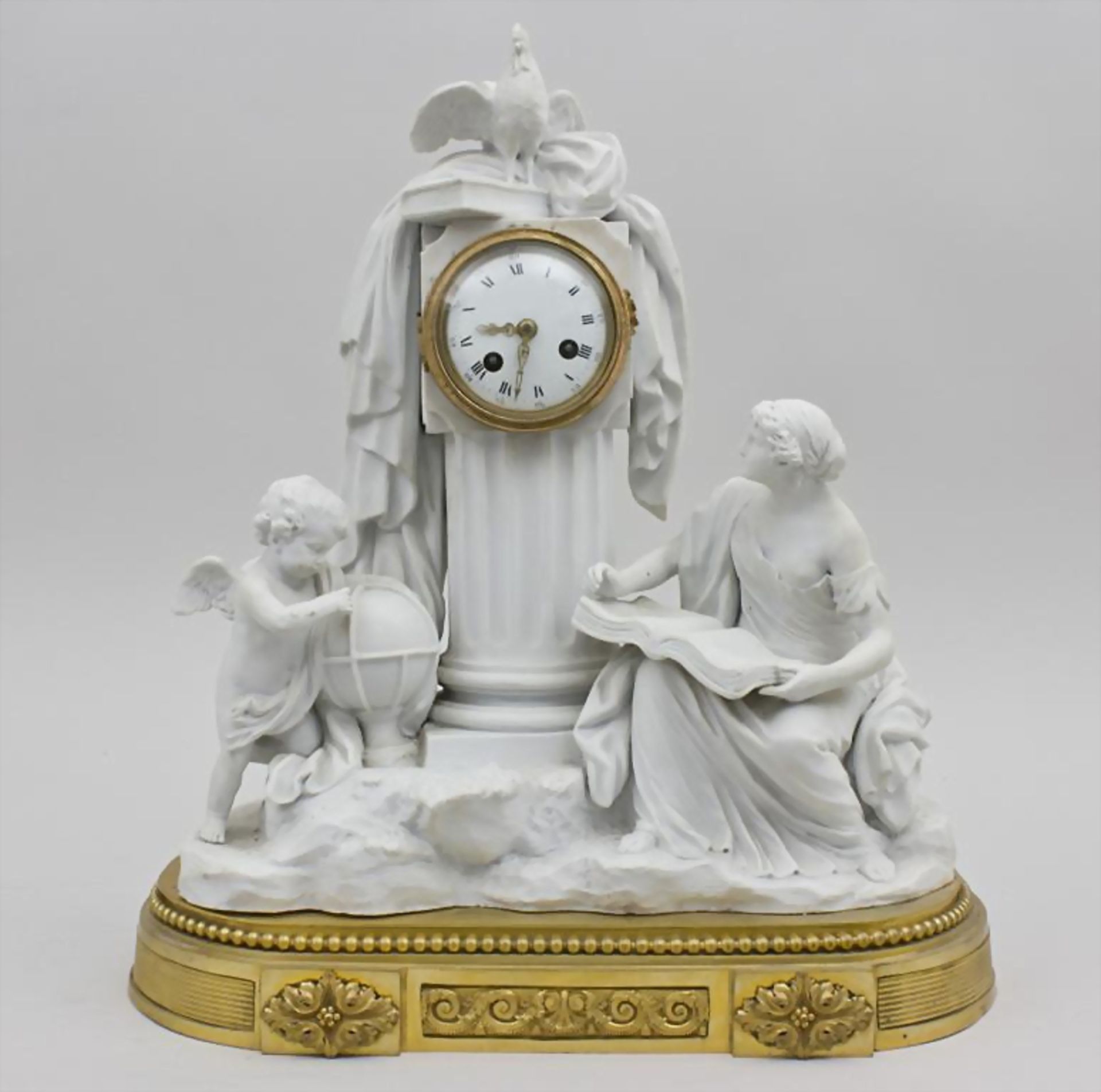 Kaminuhr/Porcelain Mantle Clock, wohl Sèvres, Frankreich, um 1900auf unregelmäßiger