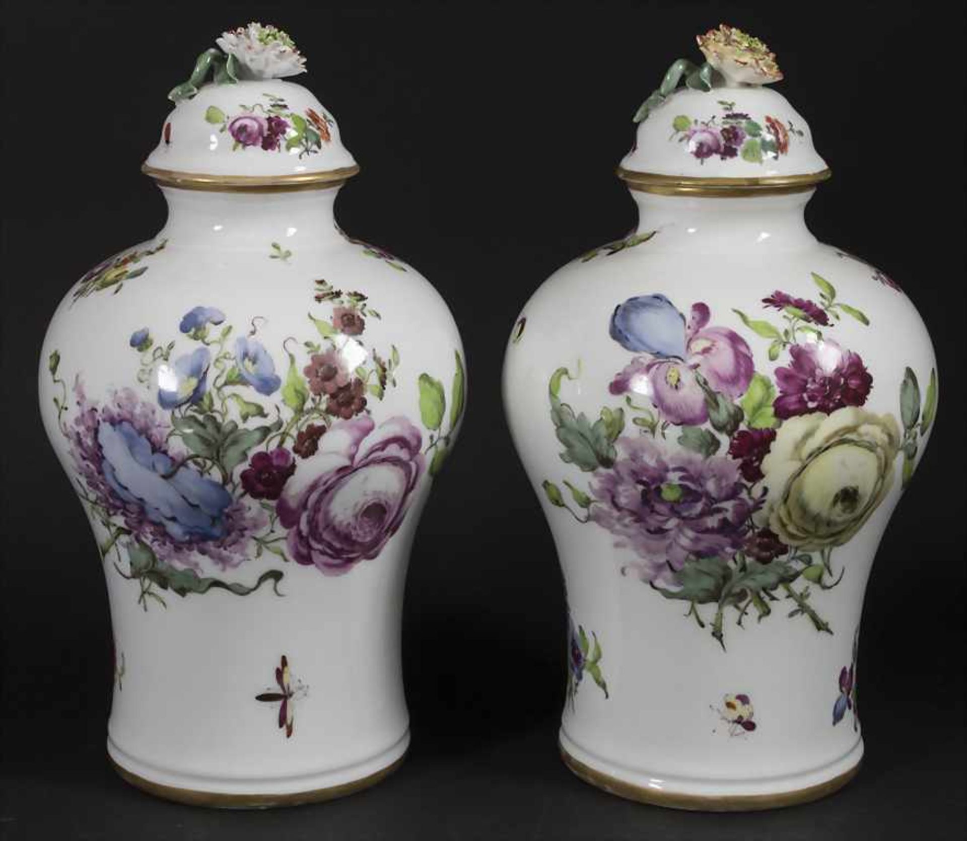 Paar Potpourri-Vasen / A pair of potpourri vases, Wien, um 1870Material: Porzellan, po