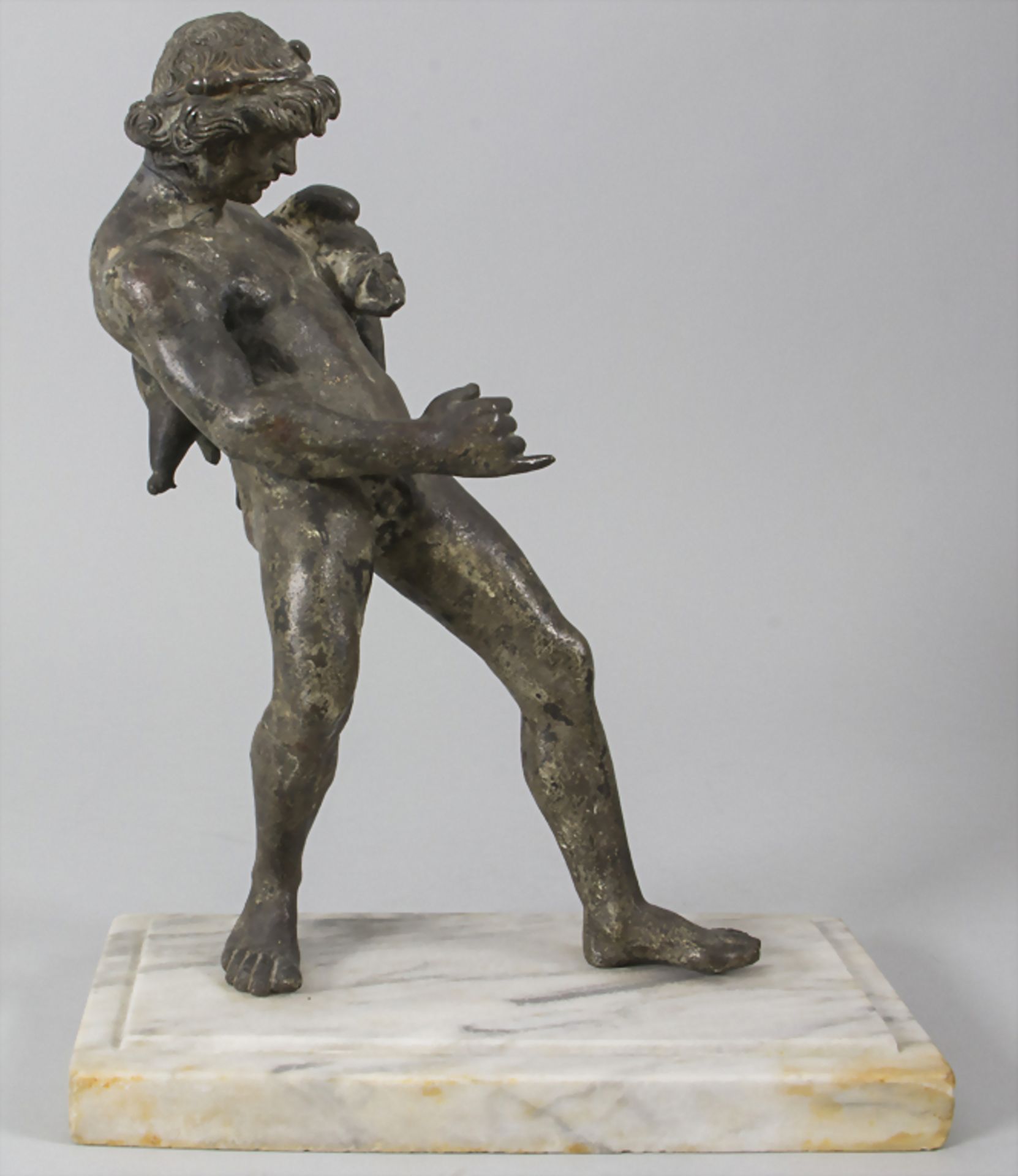 Faun mit Weinsack / A faun with a wine sack, 18./19. Jh.Material: Bronze, mit Resten p - Bild 3 aus 7