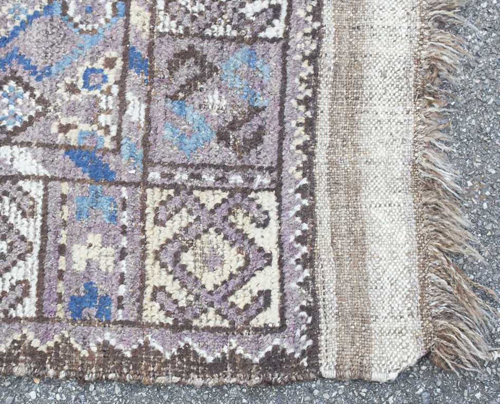 Orientteppich / An oriental carpetMaterial: Wolle, handgeknüpft, Naturfarben,Maß - Image 2 of 3
