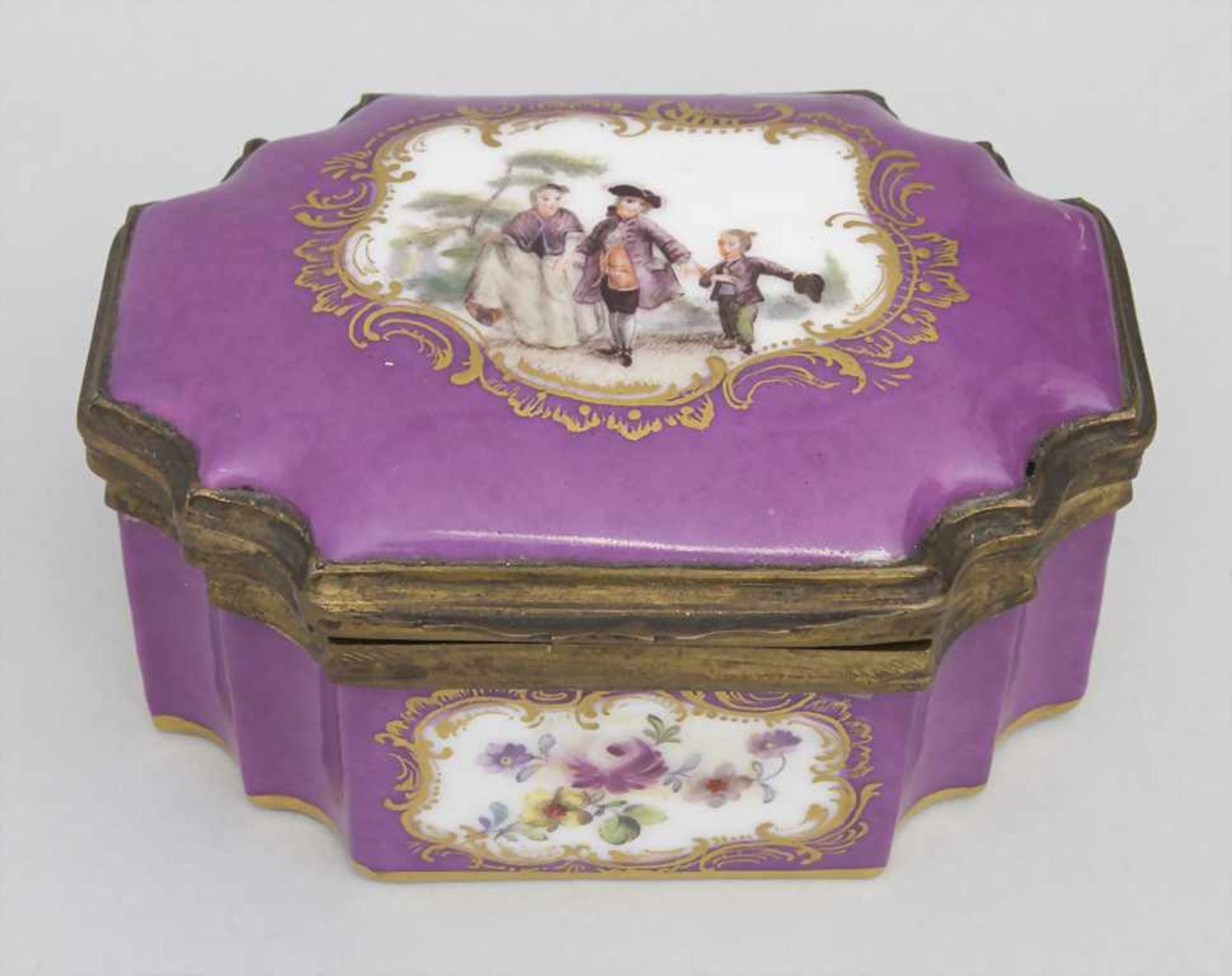 Tabatiere / Schnupftabakdose mit Watteau-Szenen / A snuff box with courting scenes, Höchst, um - Bild 2 aus 10