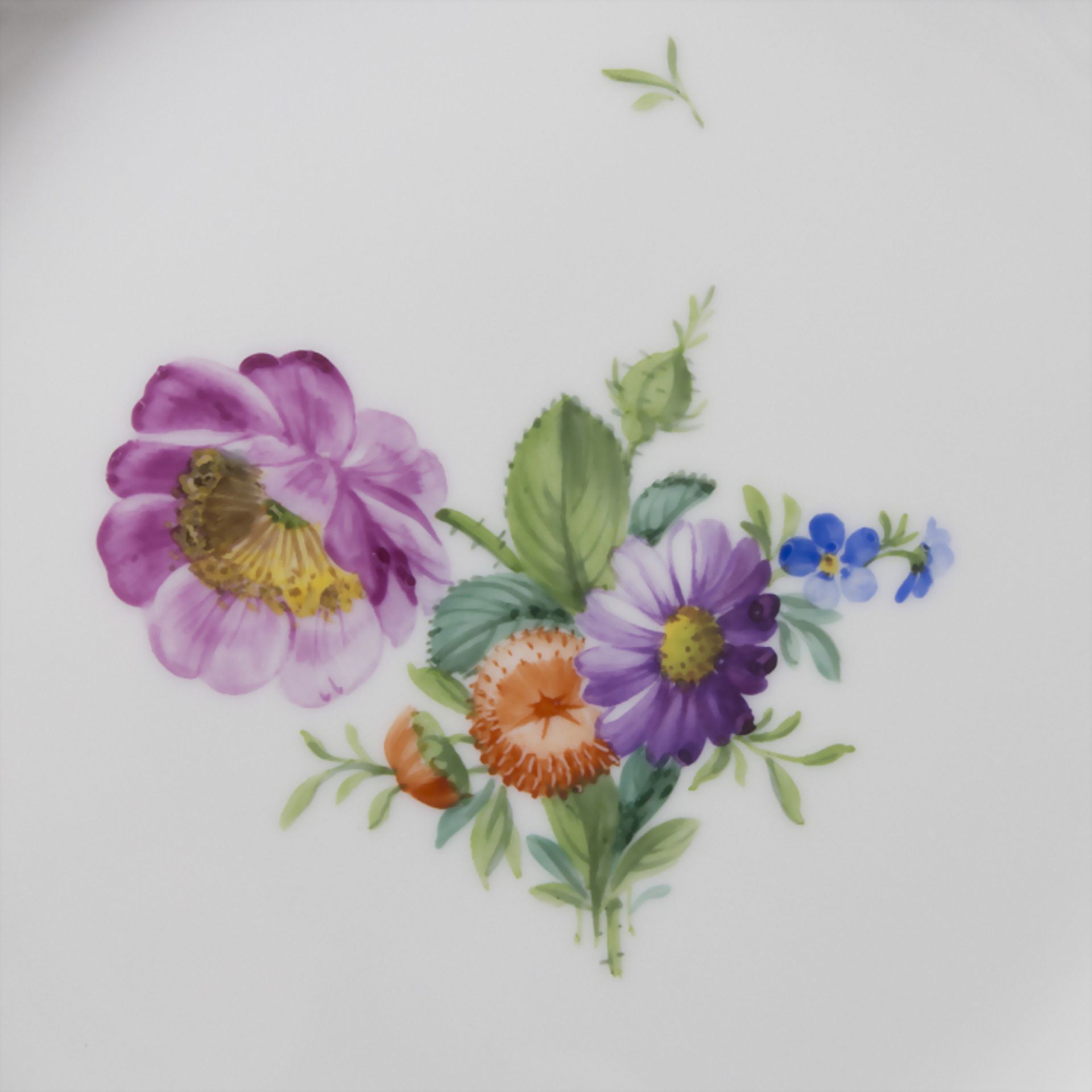 Paar Korbrandteller 'Bunte Blumen' / A pair of basket rim plates with flowers, Royal Copenhagen, - Bild 3 aus 7