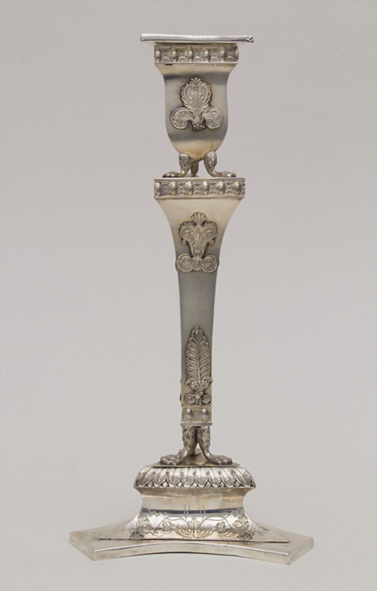 Empire Kerzenleuchter / An Empire silver candlestick, Weissenfels, um 1820Material: Si
