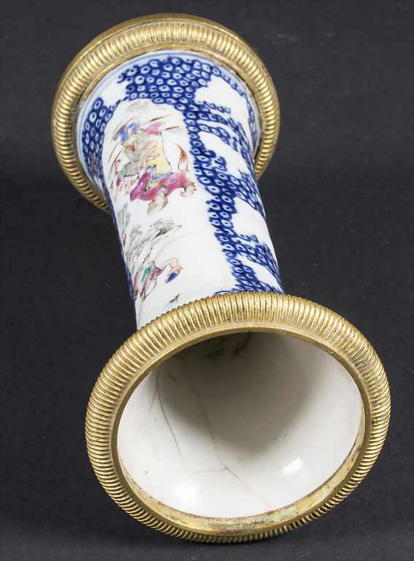 Ziervase / A decorative porcelain vase, China, Qing Dynastie (1644-1911), 18. Jh.Mater - Image 5 of 9