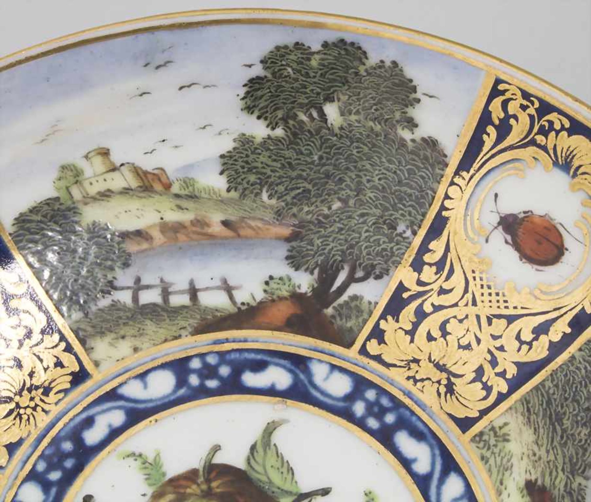 Frühe Unterschale / An early first period dish with landscapes and fruits, Worcester, um 1755-7 - Bild 2 aus 7