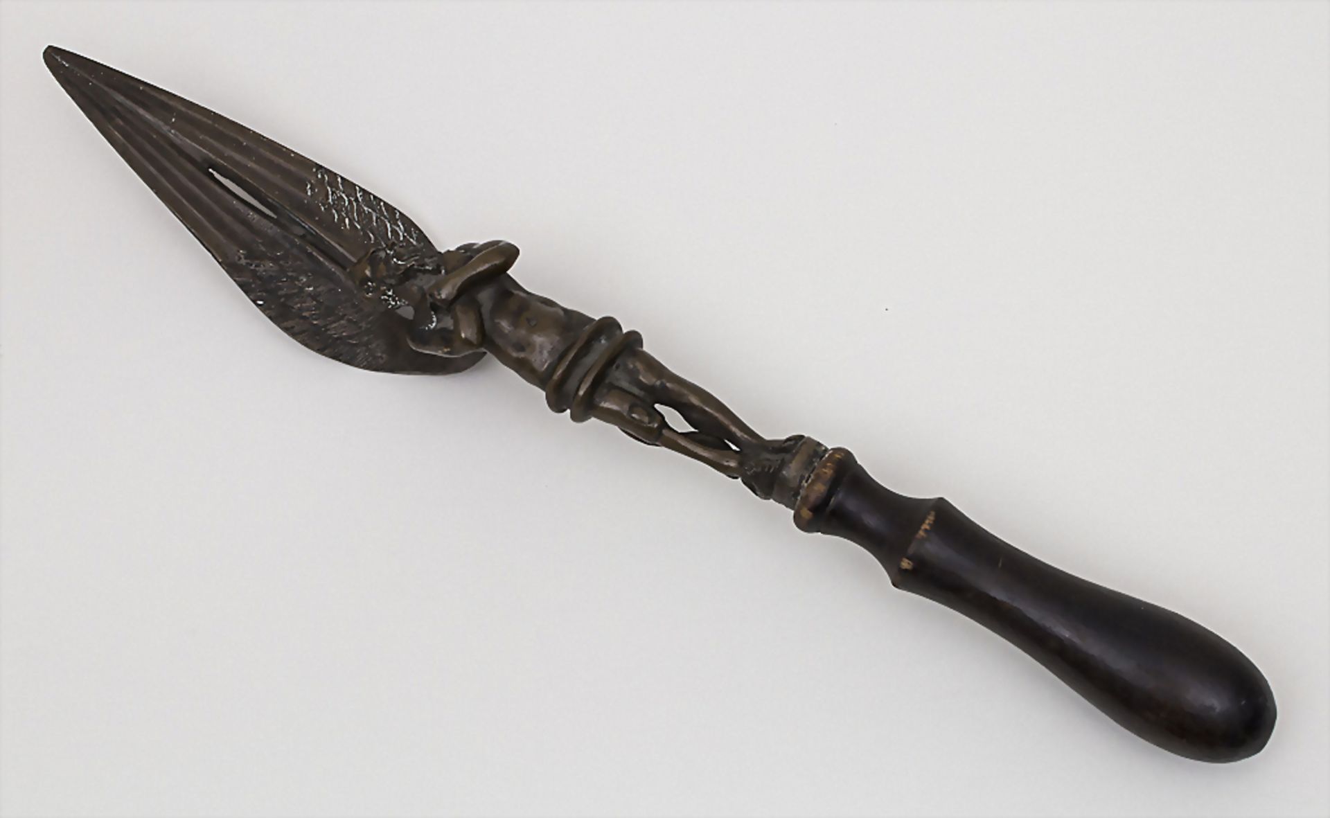 Bronze Brieföffner mit Teufels-Skulptur / A bronze letter opener with the sculpture of a devil