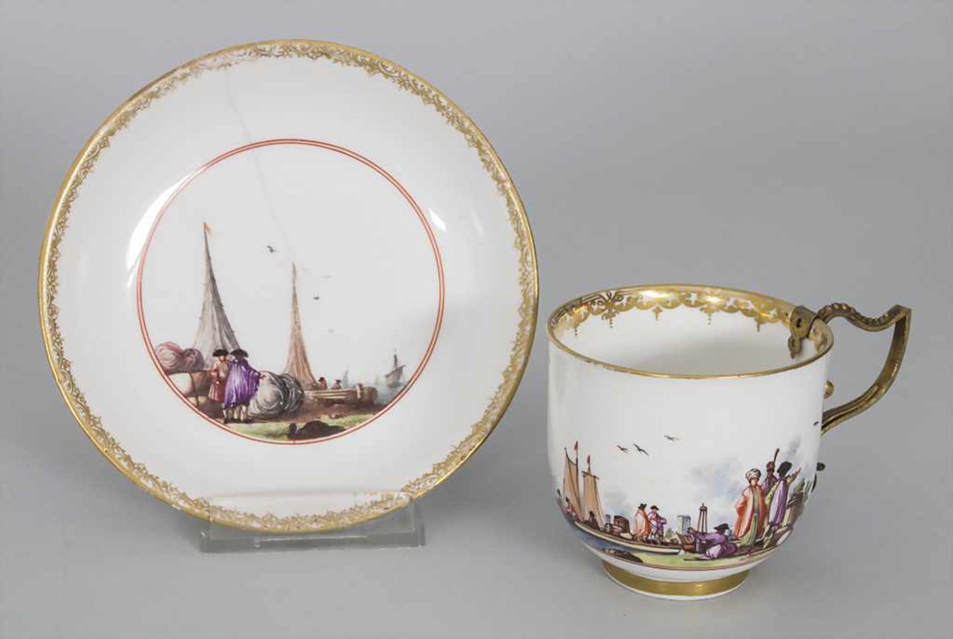 Frühe Tasse und Untertasse mit Kauffahrtei Szene / An early cup and saucer with harbor views, M